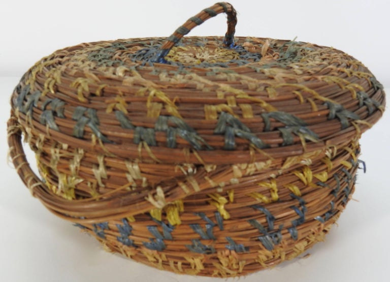Chinese Round Pine Needle Basket Sewing Basket Vintage For Sale at