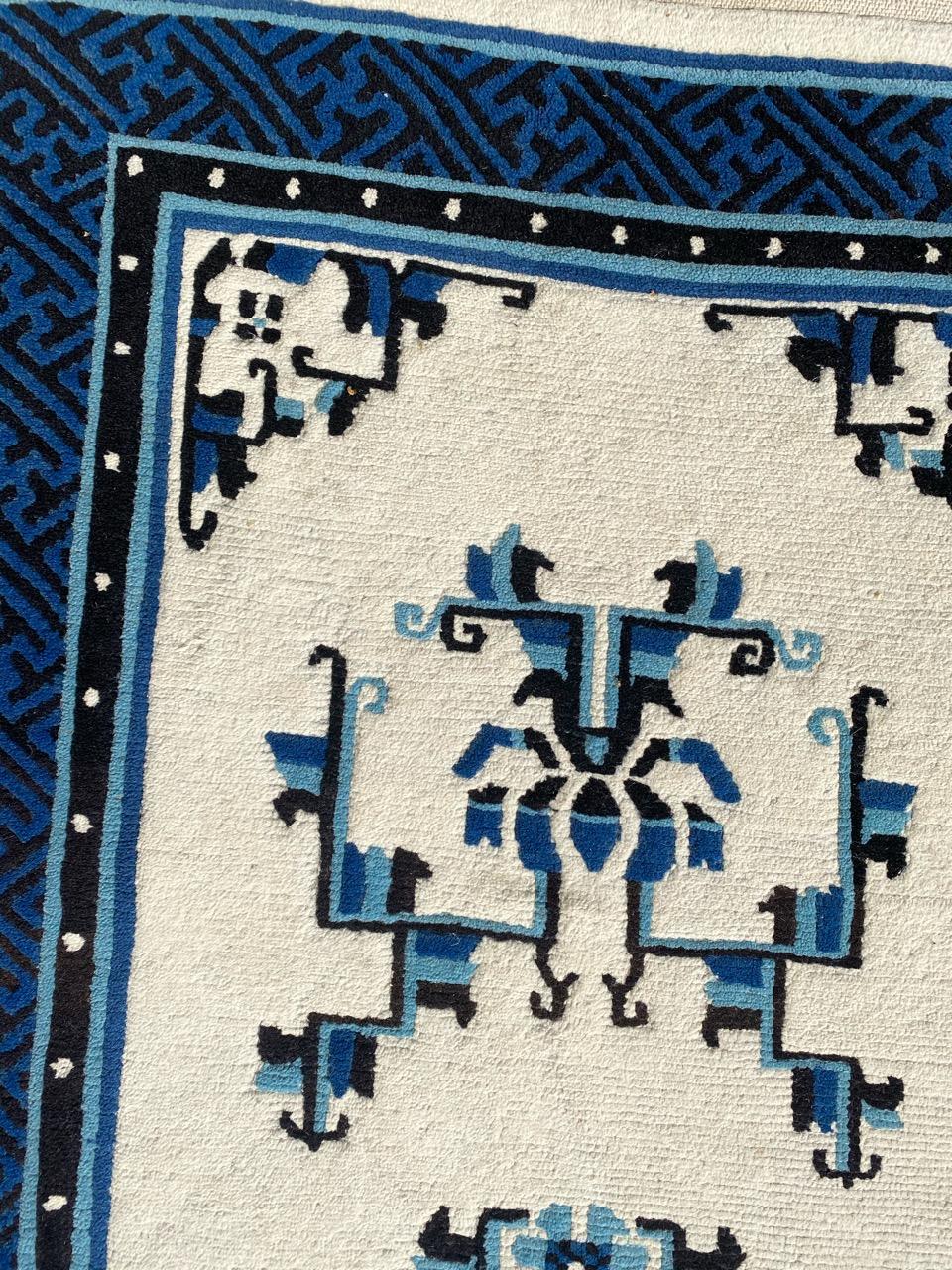Bonita alfombra china vintage de Bobyrug Anudado a mano en venta