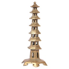 Brûleur d'encens chinois vintage à sept niveaux en laiton pour pagode