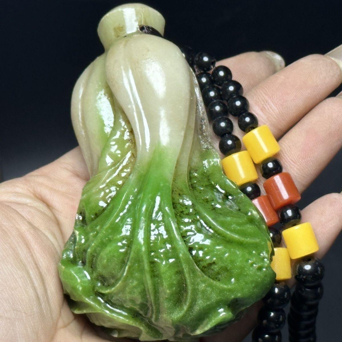 Vintage Chinese Shou Shan Stone Carving Cabbage Pendant – Symbol of Wealth, Purity & Prosperity

Celebrate traditional Chinese symbolism with this Vintage Shou Shan Stone Cabbage Pendant, delicately carved to resemble a leafy cabbage—an emblem of