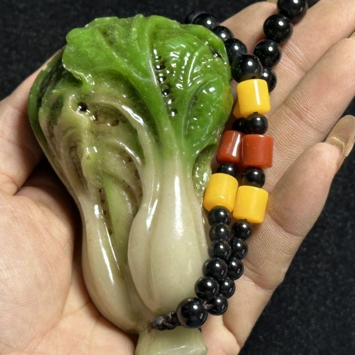 Vintage Chinese Shou Shan Stone Carving Cabbage Pendent For Sale 1