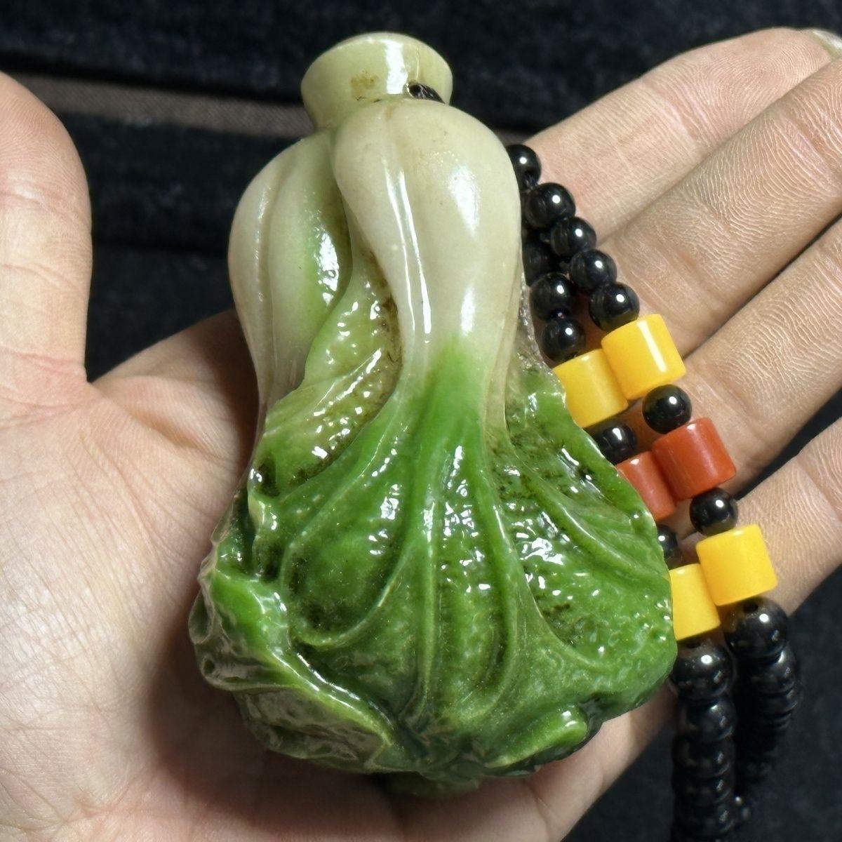 Vintage Chinese Shou Shan Stone Carving Cabbage Pendent For Sale 2
