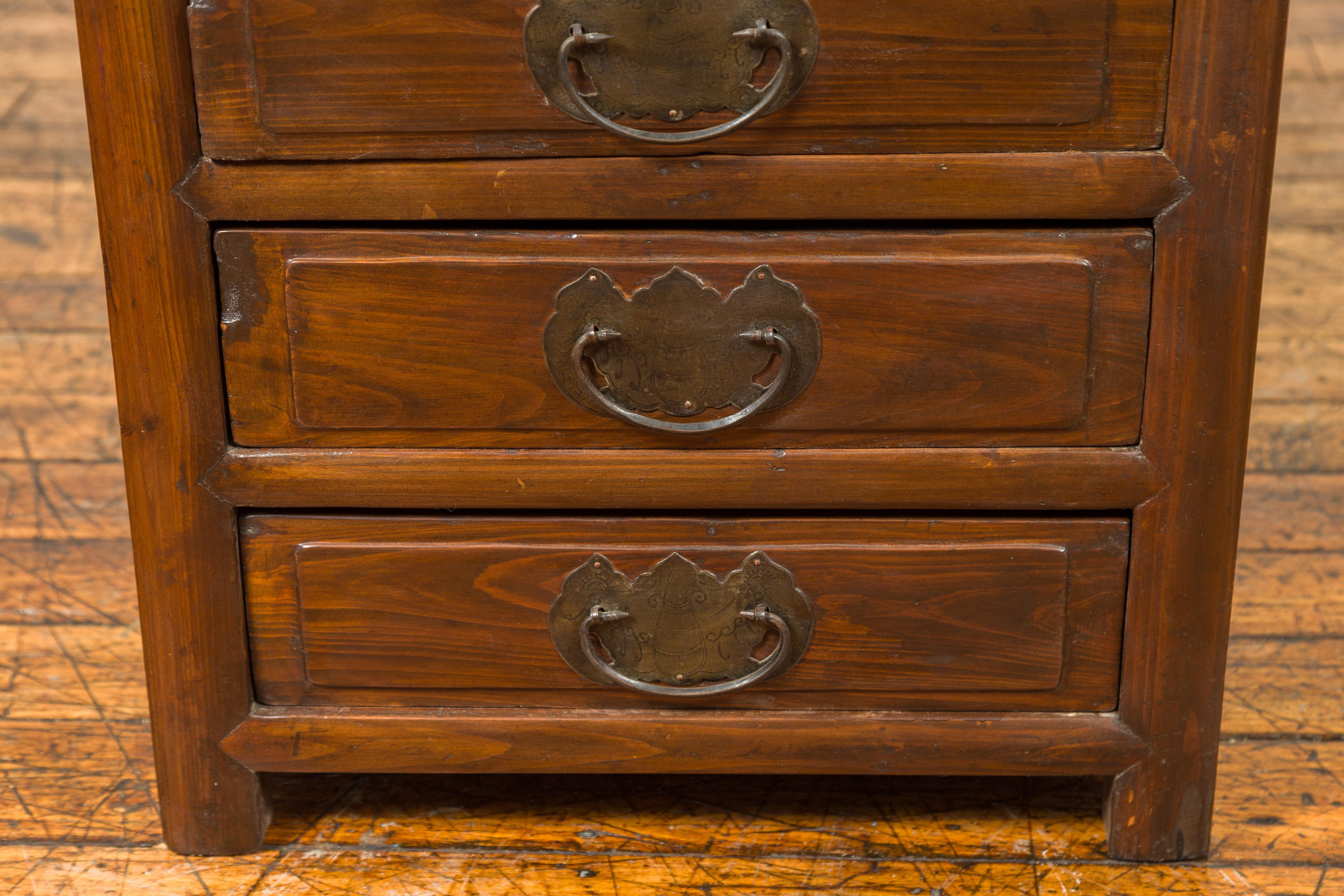 Midcentury Side Chest with Three-Drawers and Traditional Butterfly Hardware For Sale 3