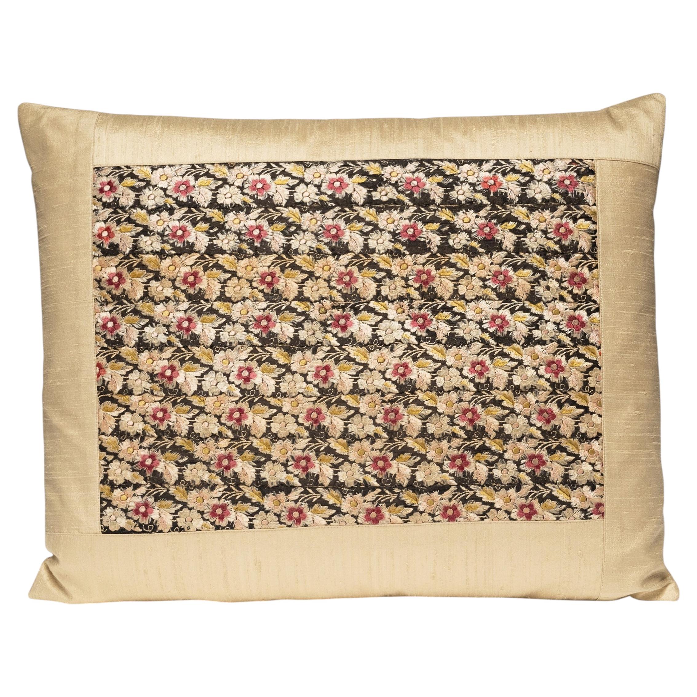 Cuscino cinese vintage con ricamo in seta