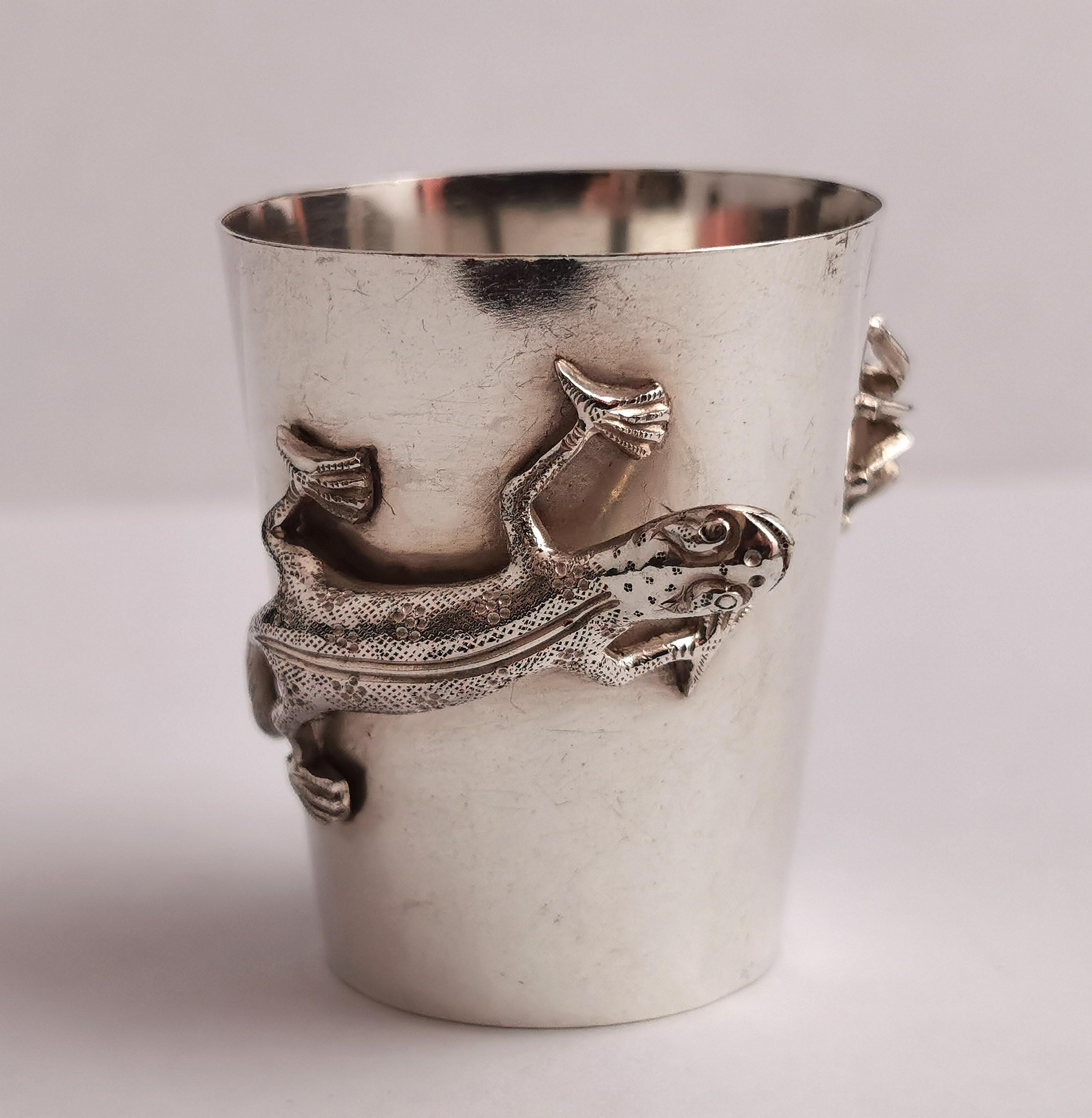 Vintage Chinese Silver Shot Glass, Lizard and Spider In Good Condition For Sale In NEWARK, GB