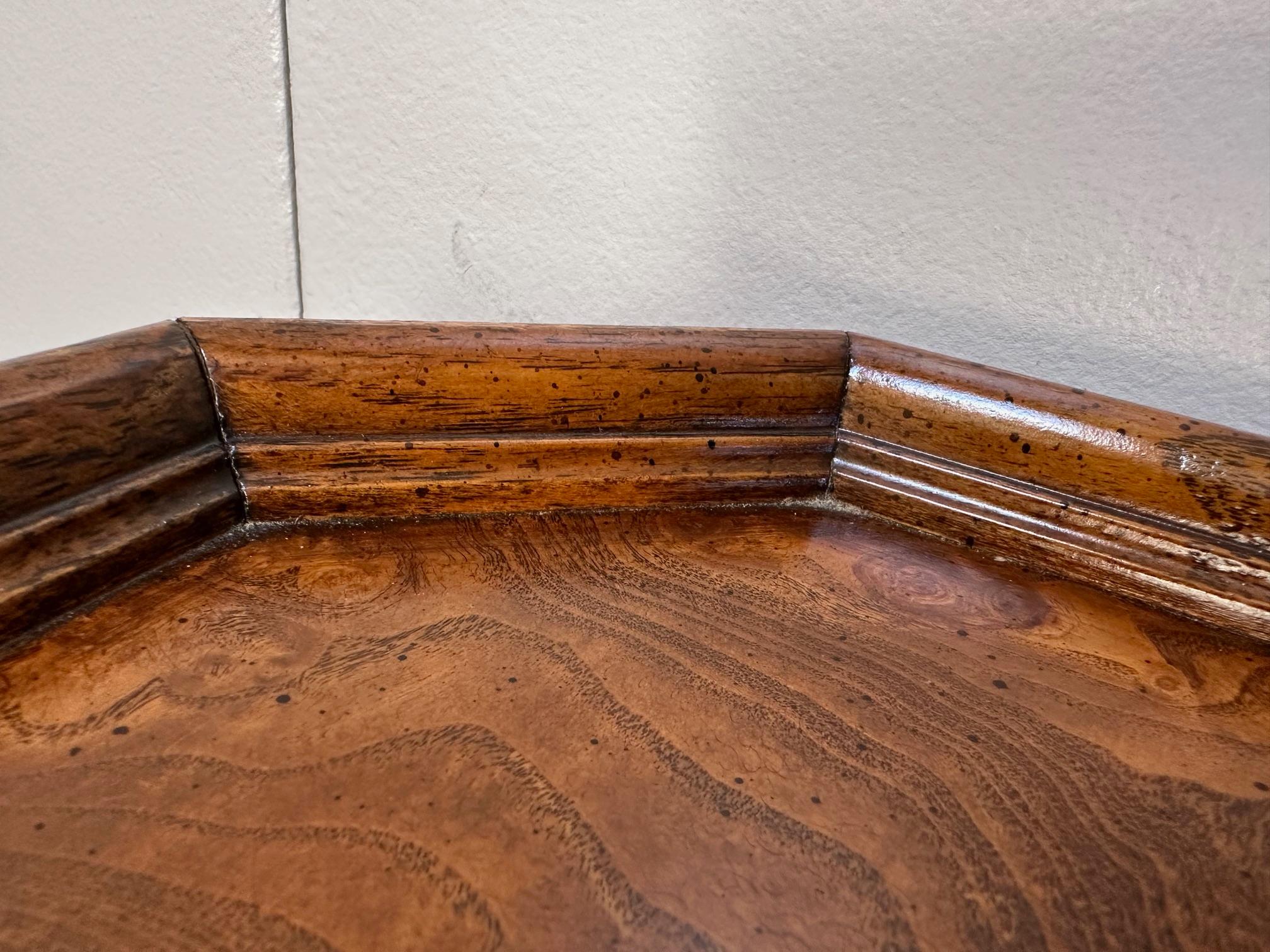 Chinesischer Chippendale-Desserttisch im George-III-Stil aus Wurzelholz und Ulmenholz im Angebot 1