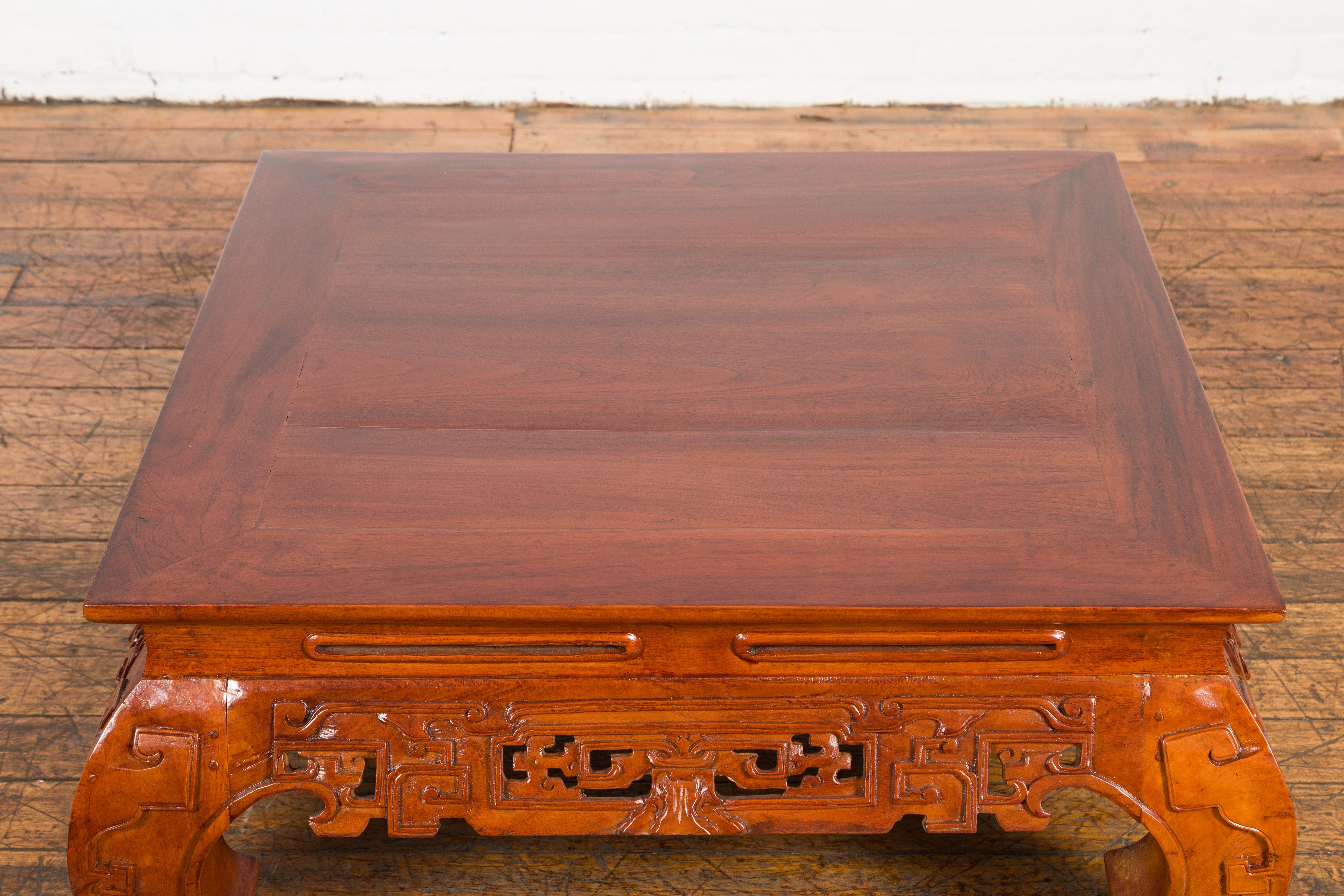 Vintage Chinese Style Low Kang Coffee Table with Carved Scrolls and Chow Legs For Sale 4