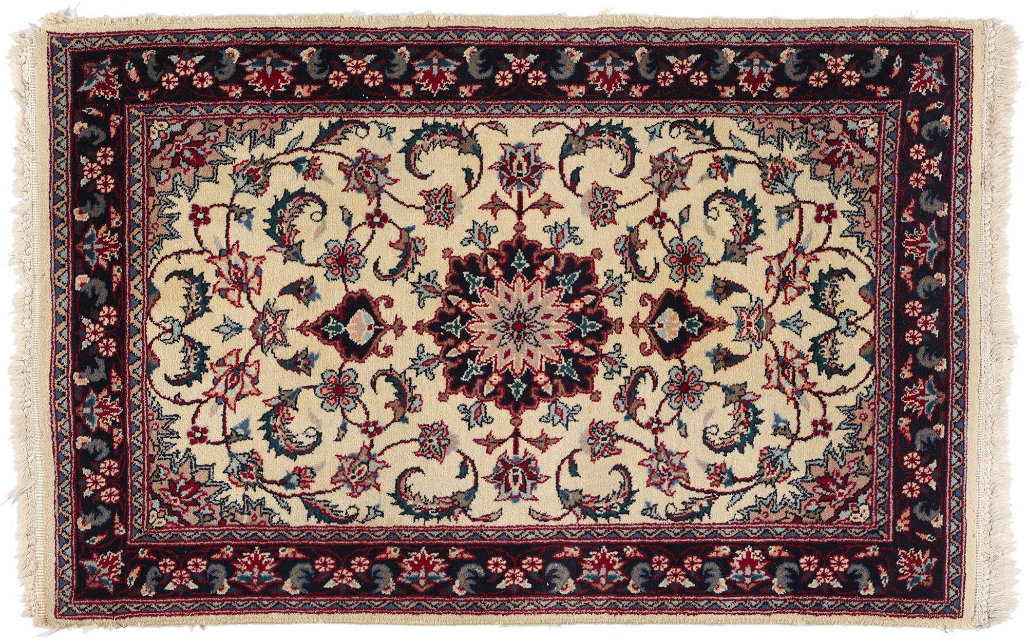 Vintage Chinese Tabriz Rug with Traditional Style For Sale 4