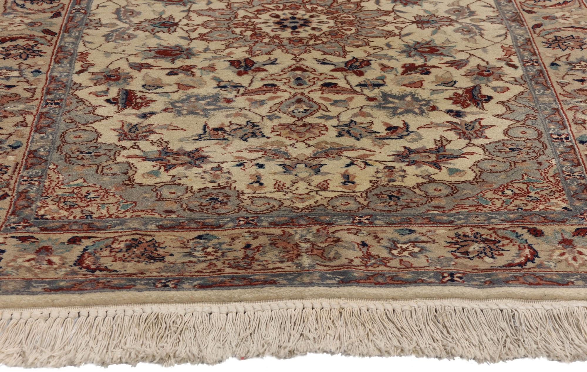 Vintage Chinese Tabriz Rug with Traditional Style In Good Condition For Sale In Dallas, TX