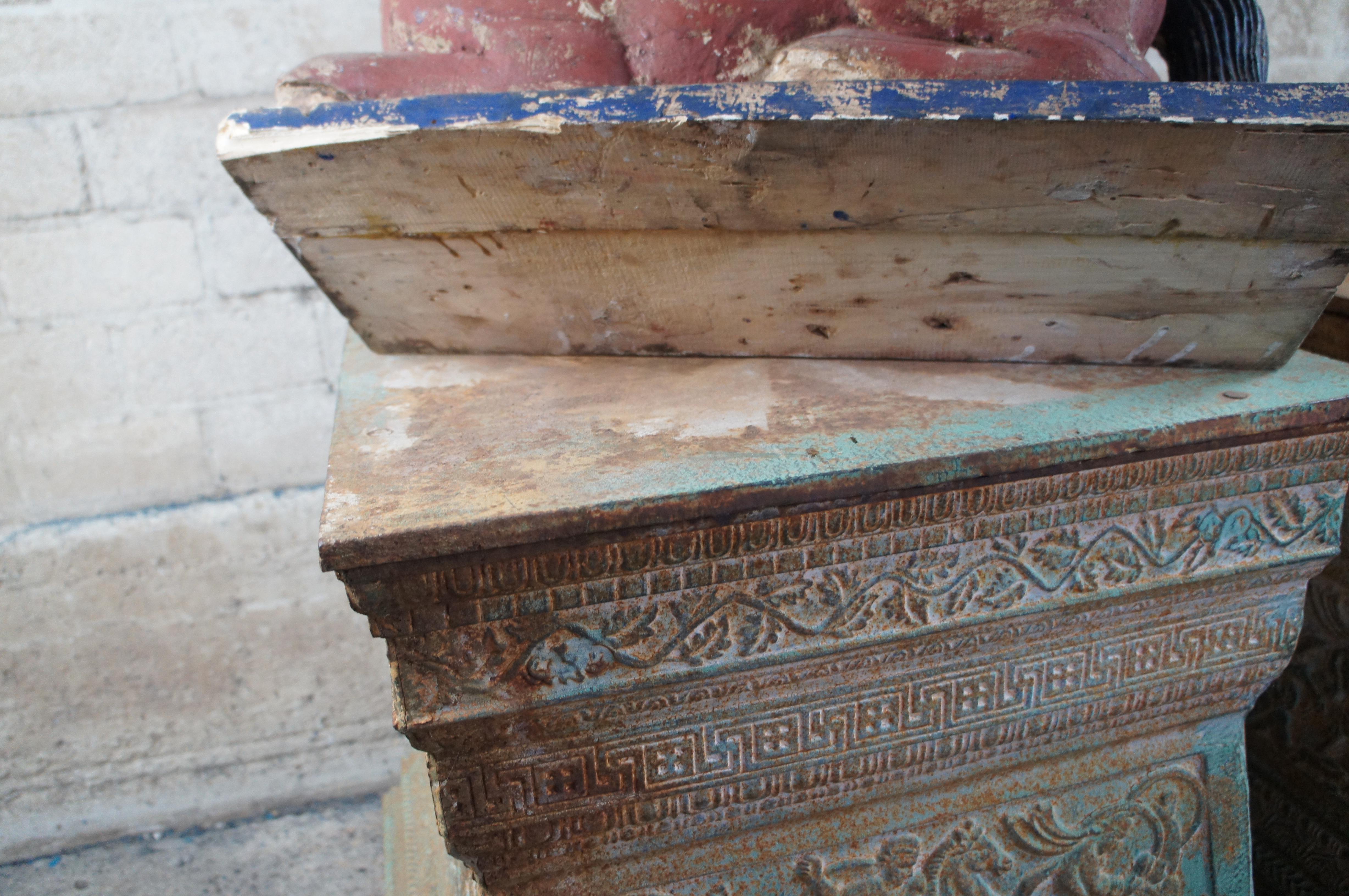 Escultura china vintage de madera policromada Estatuilla de caballo en venta 6