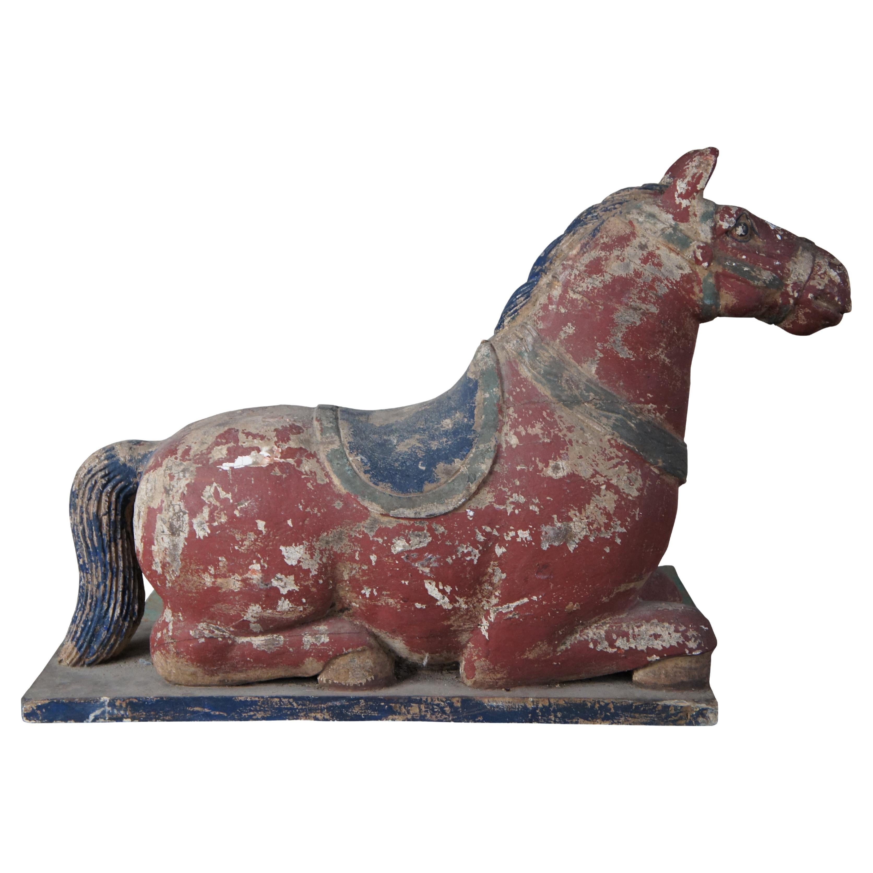 Scultura di cavallo cinese policromo d'epoca in legno