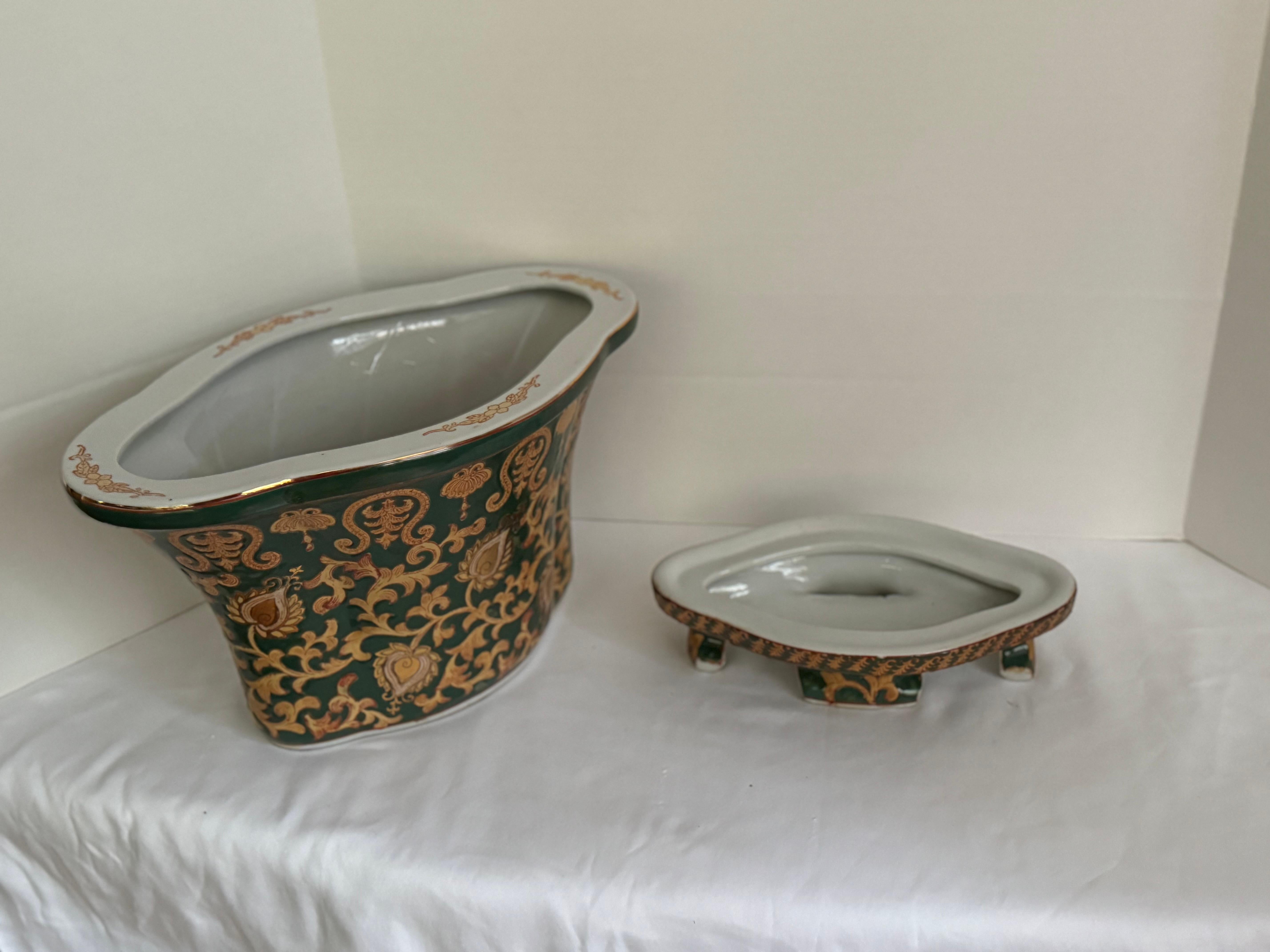 Cinese Vaso e sottovaso in porcellana con disegno di arazzo cinese d'epoca in vendita