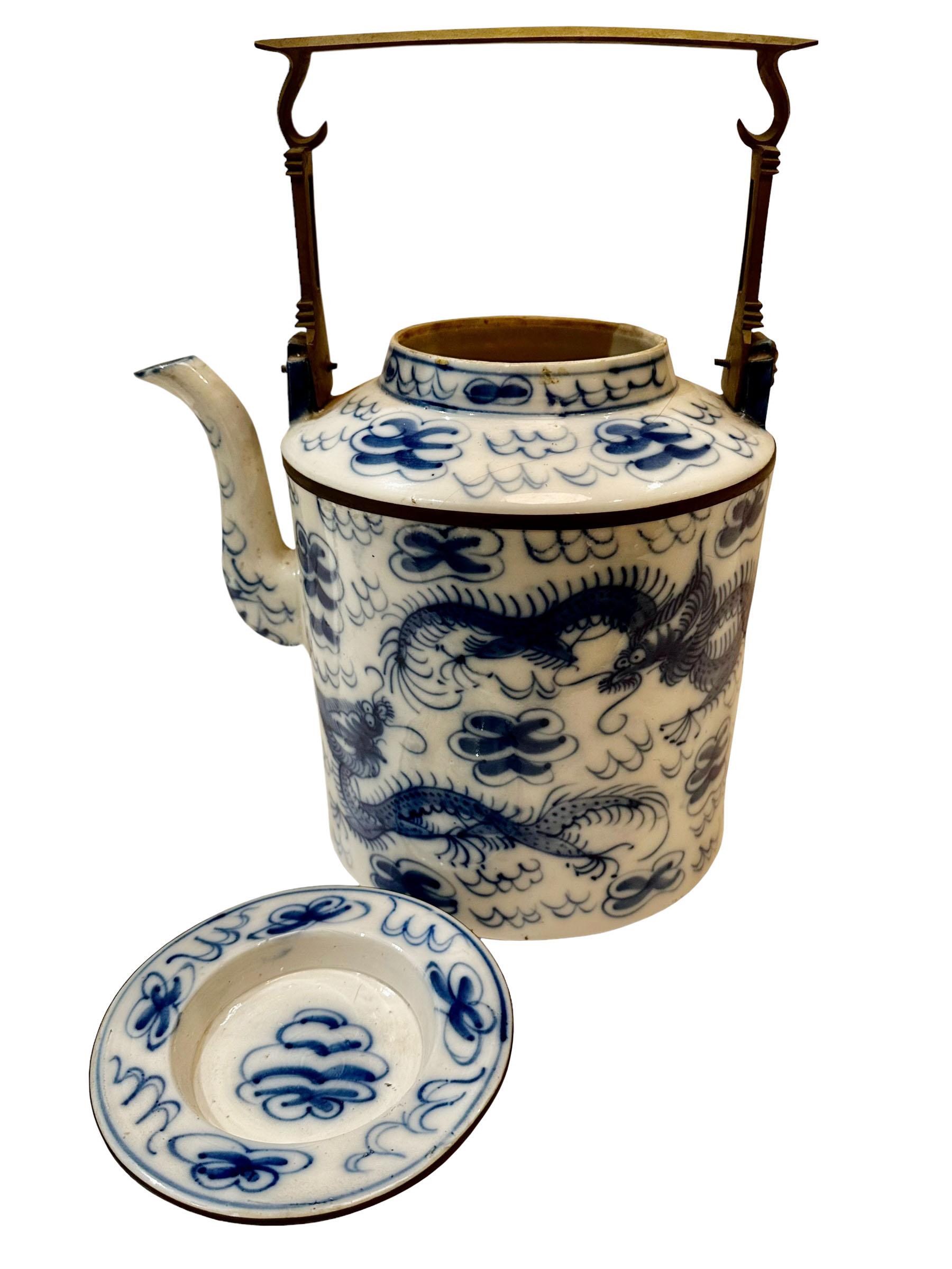 Late 20th Century Vintage Chinese Teapot For Sale