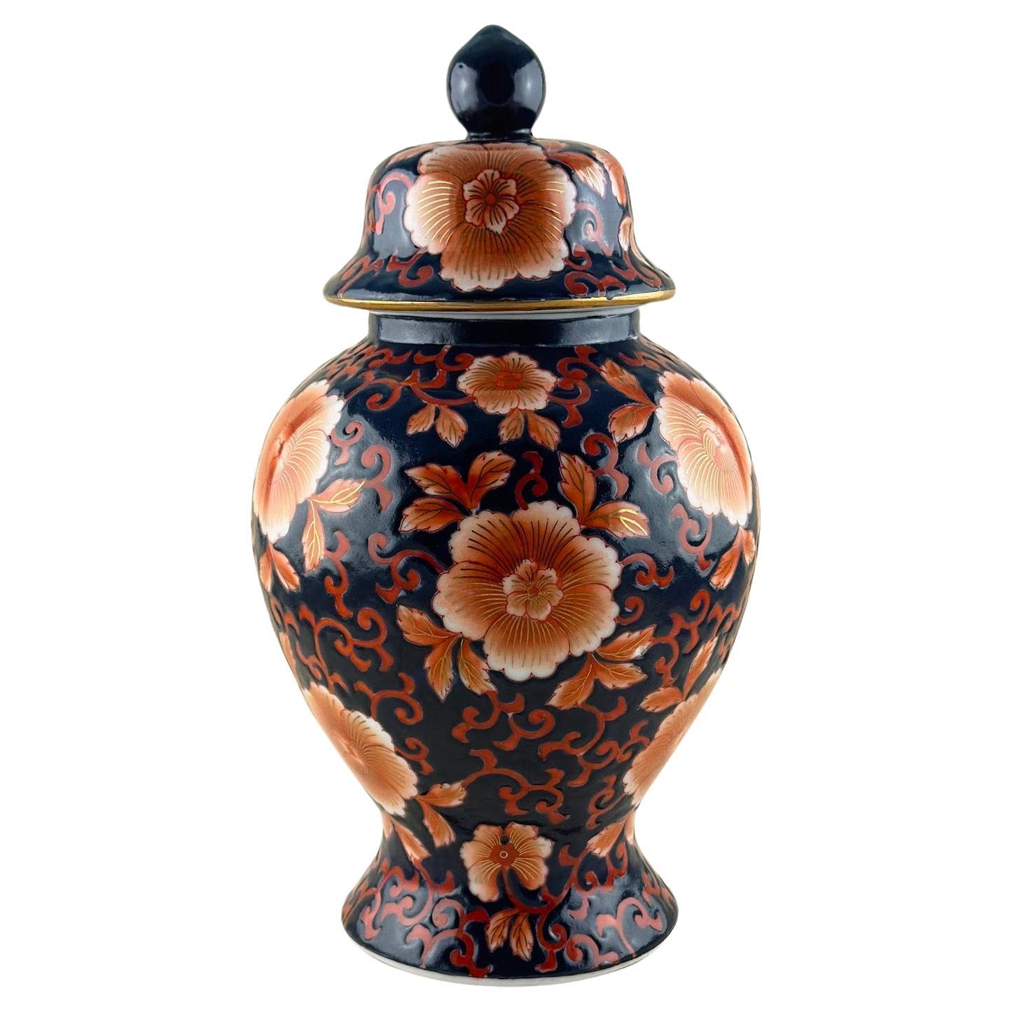 Vintage Chinese Temple Jar Imari Qianlong Style  For Sale