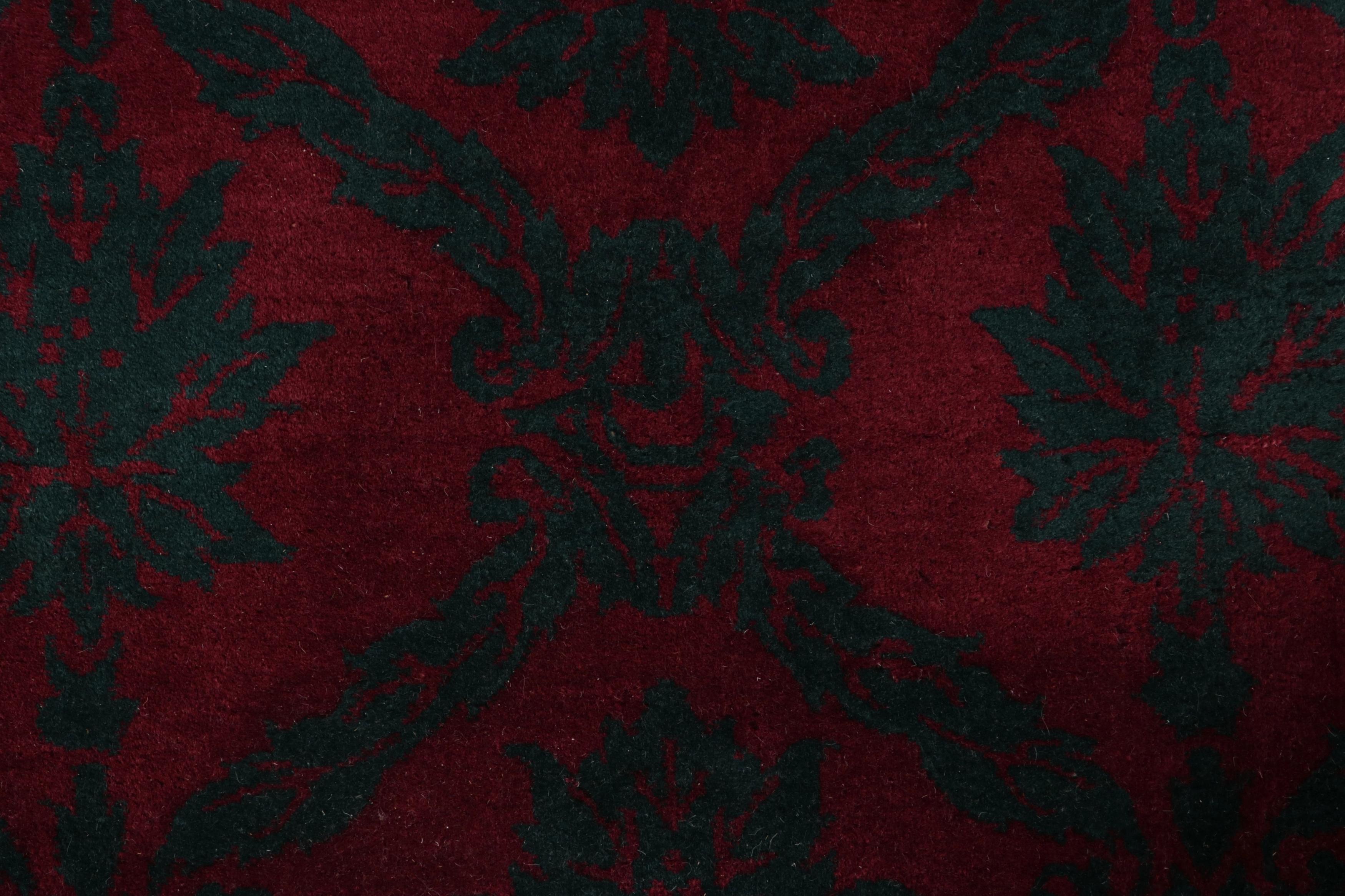 Ce tapis Art Déco chinois antique 6x9 représente l'un des designs de collection les plus uniques et les plus rares de sa provenance à rejoindre la collection de Rug & Kilim de ce mouvement emblématique - à la fois une pièce incroyablement