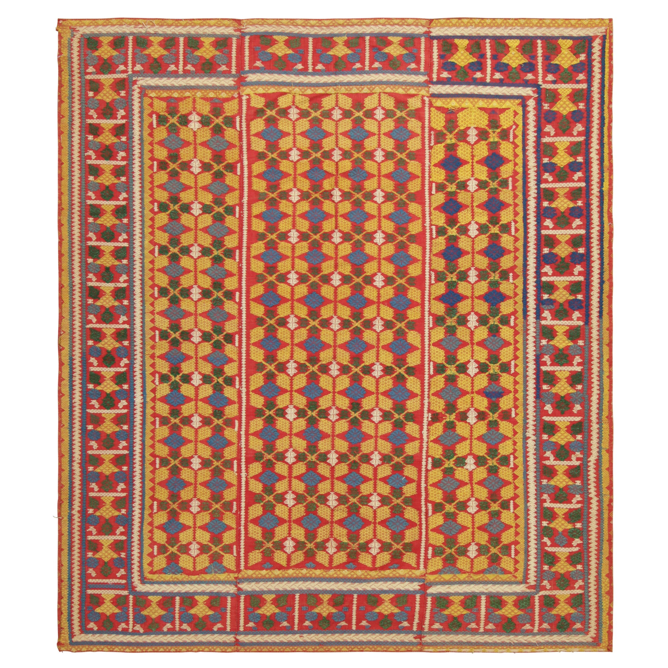 Textile chinois vintage, rouge avec brocart géométrique vibrant - Rug 
Kilim