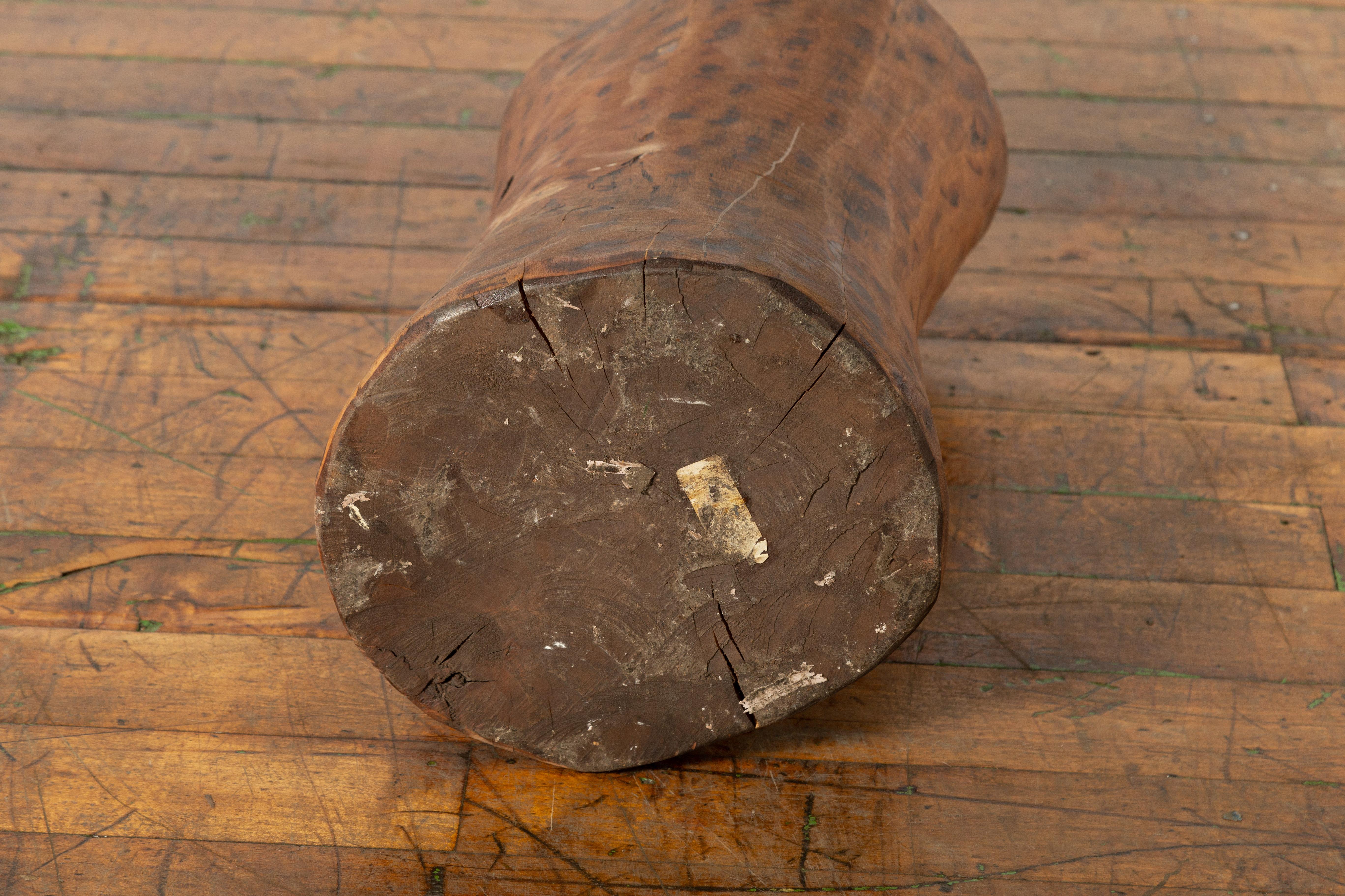 Chinesischer Baumstumpf-Holzsockel mit rustikaler charakteristischem Muster im Angebot 10