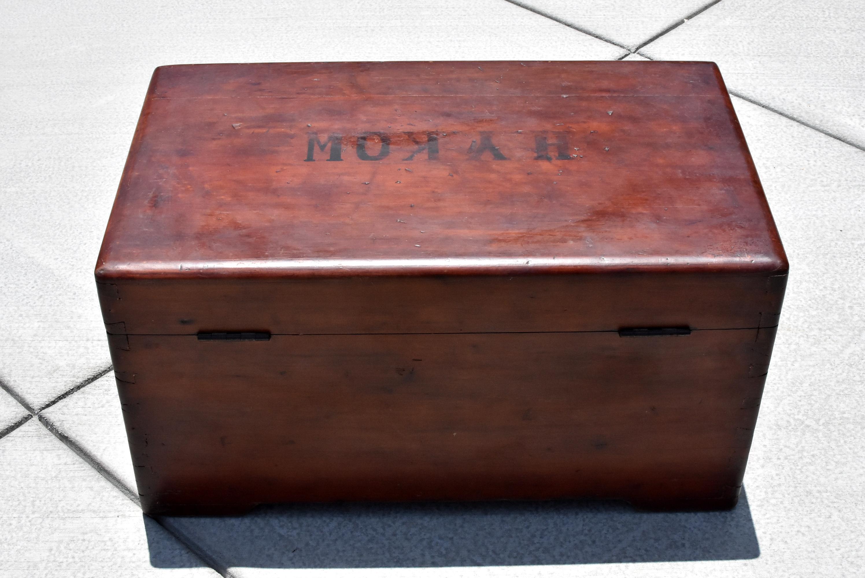 Chinse Republic Era Solid Wood Trunk  In Good Condition For Sale In Somis, CA