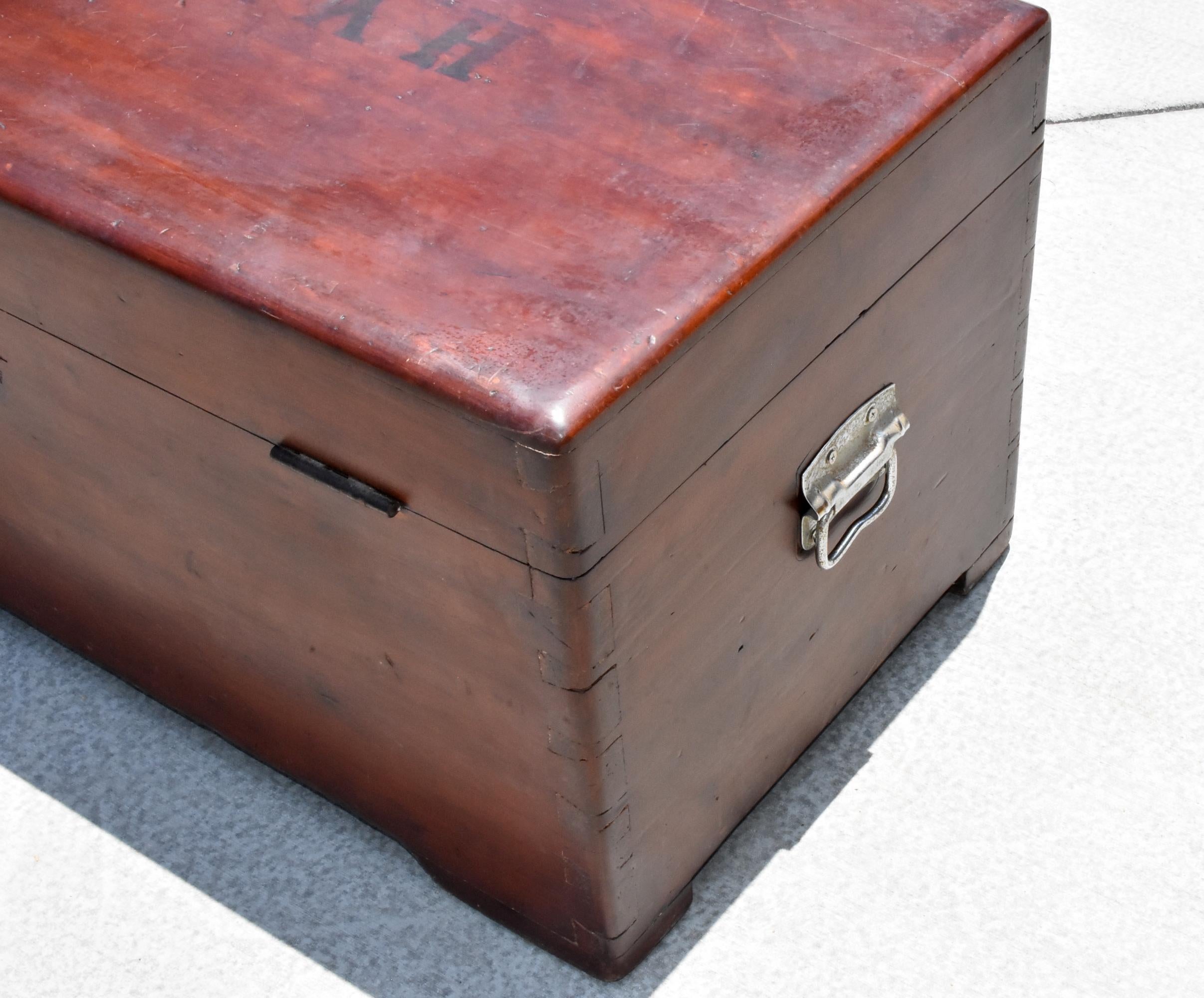 20th Century Chinse Republic Era Solid Wood Trunk  For Sale