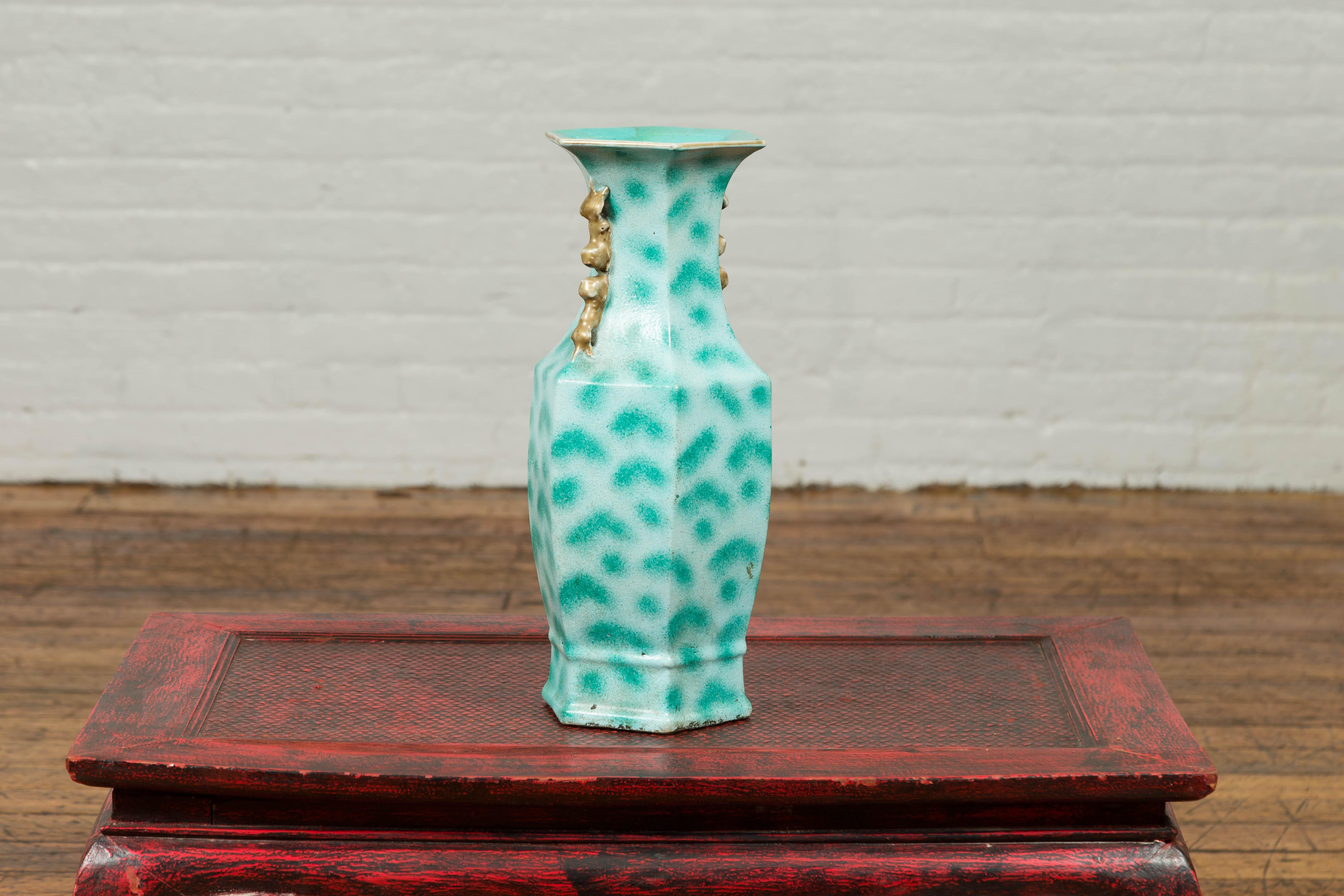 Vintage Chinese Turquoise Vase with Spotted Design and Hexagonal Neck For Sale 4
