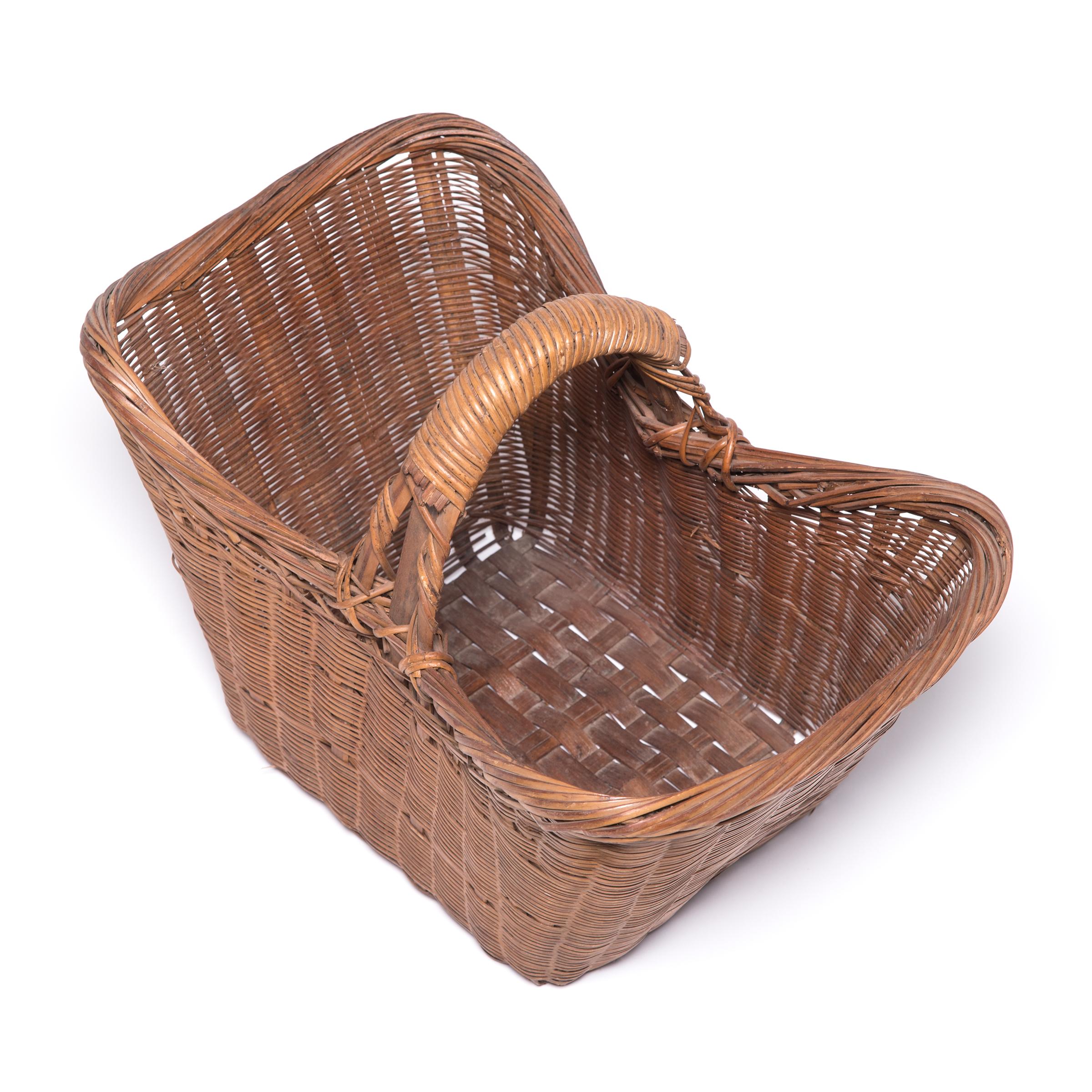 Vintage Chinese Twist Woven Market Basket In Good Condition In Chicago, IL