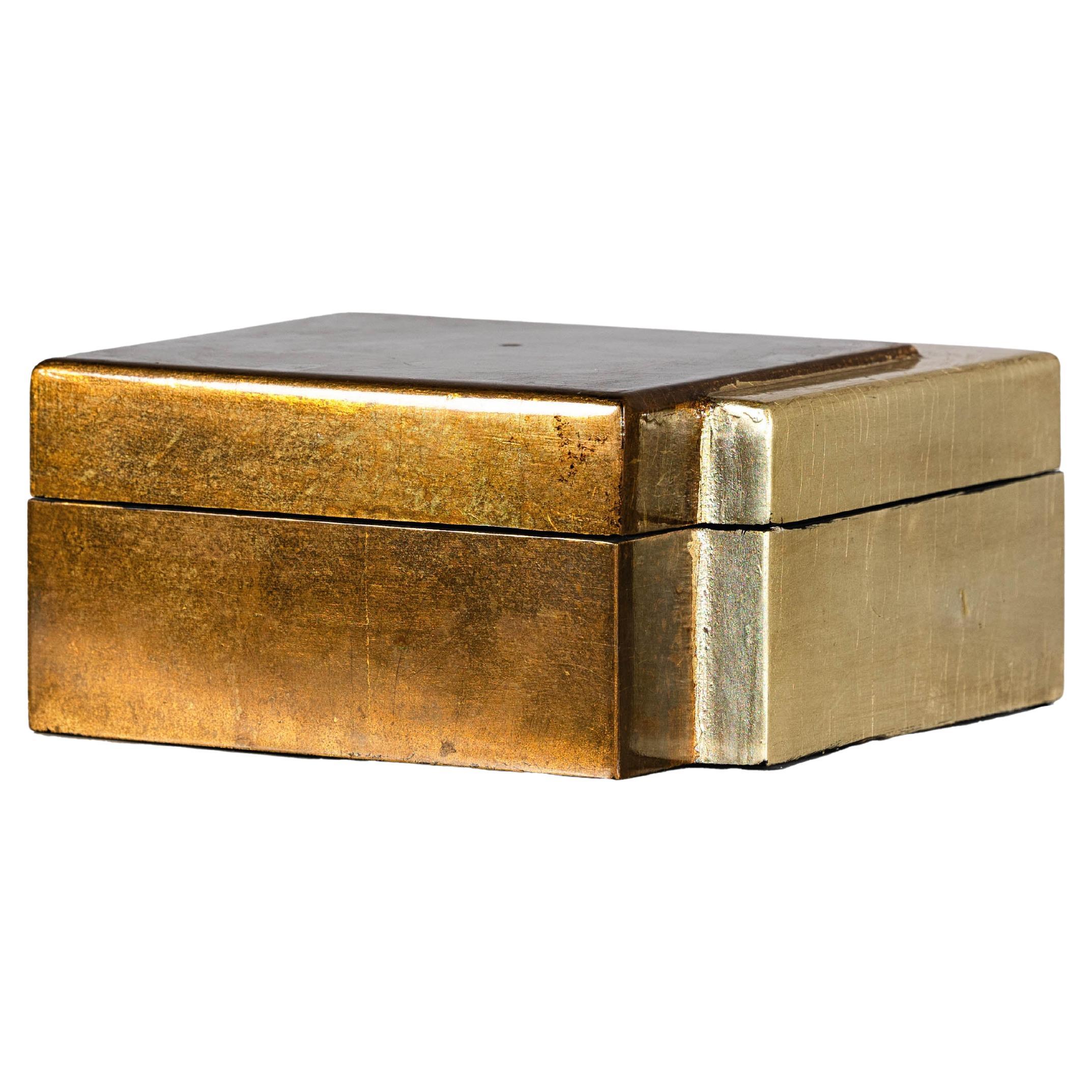 Vintage Chinese Two-Toned Gilded Wooden Box – Decorative Storage Accent Piece For Sale