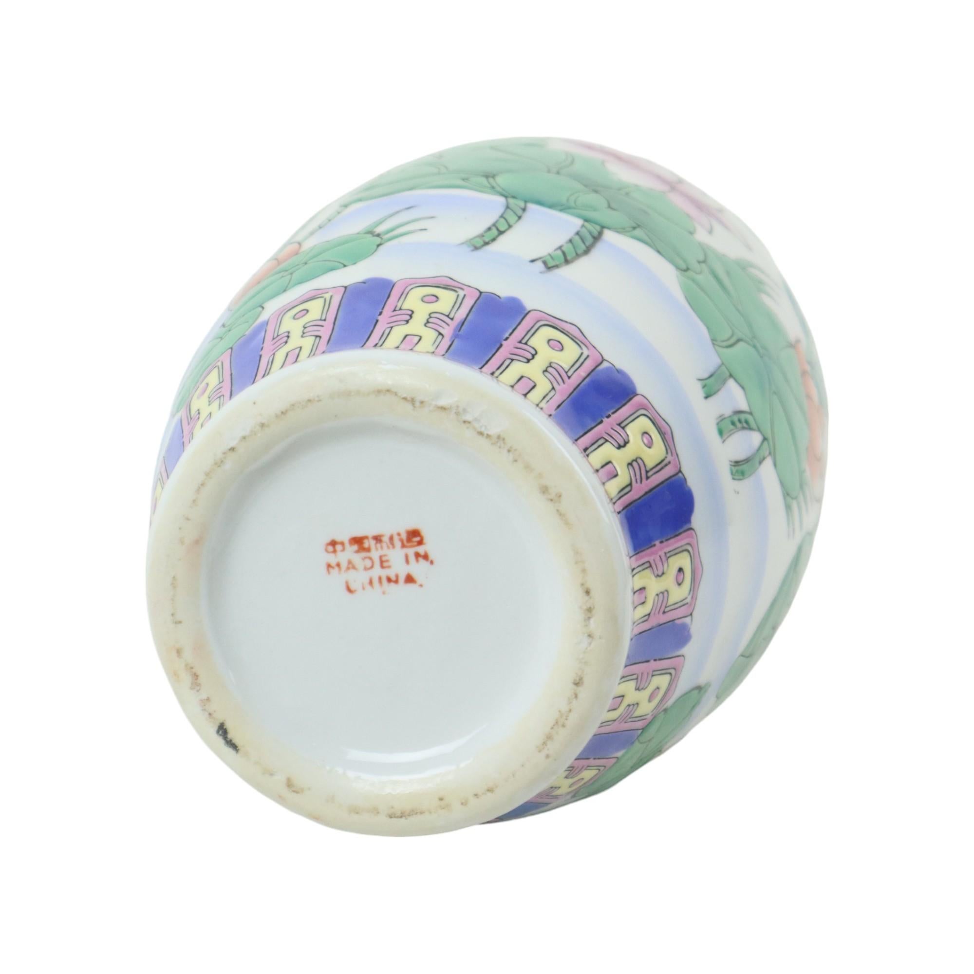 Vaso cinese d'epoca con ninfee in porcellana smaltata 32 cm in vendita 1