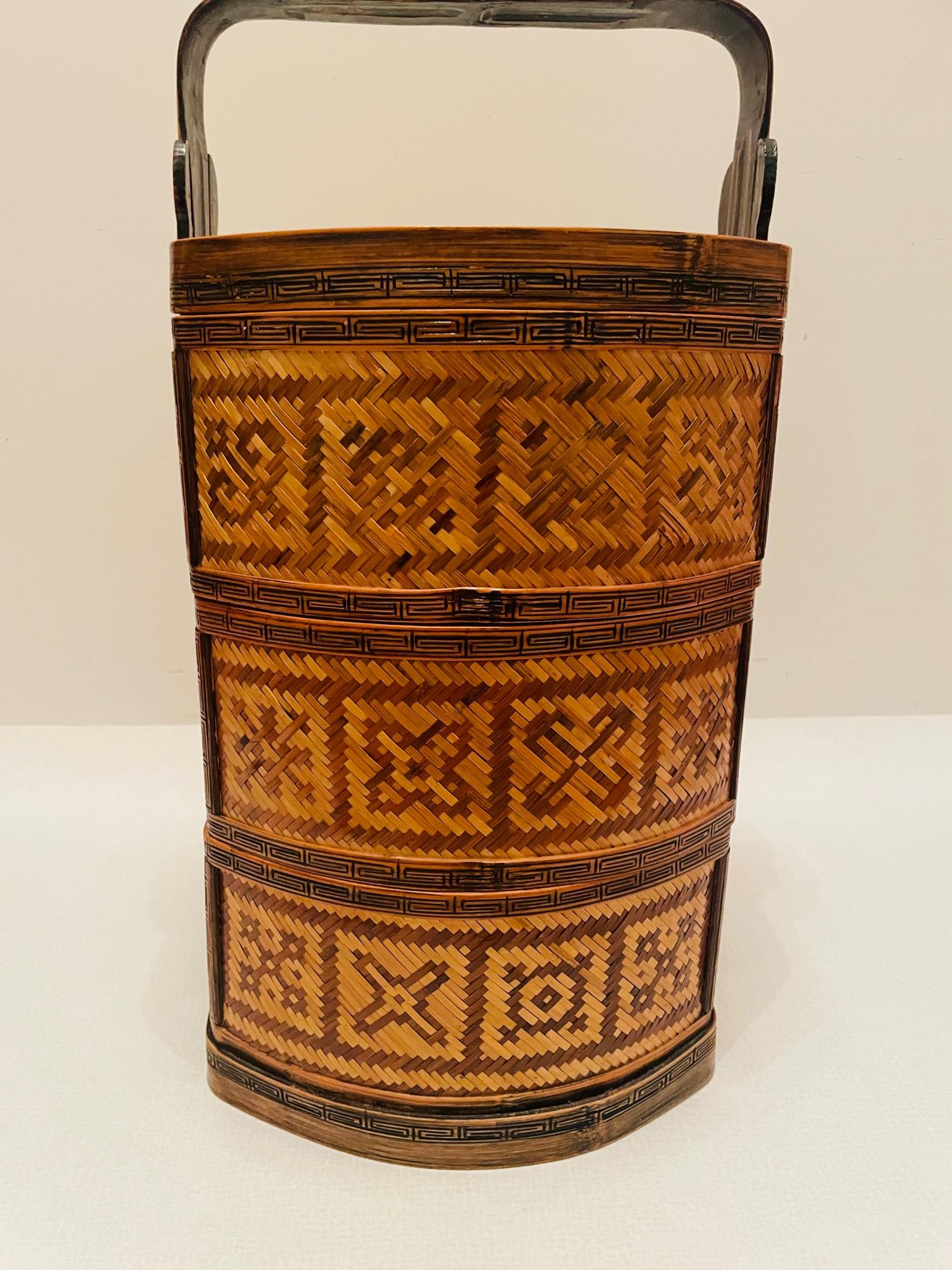 Vintage Chinese wedding basket. Rattan and Bamboo wedding basket. Woodcarving For Sale 3
