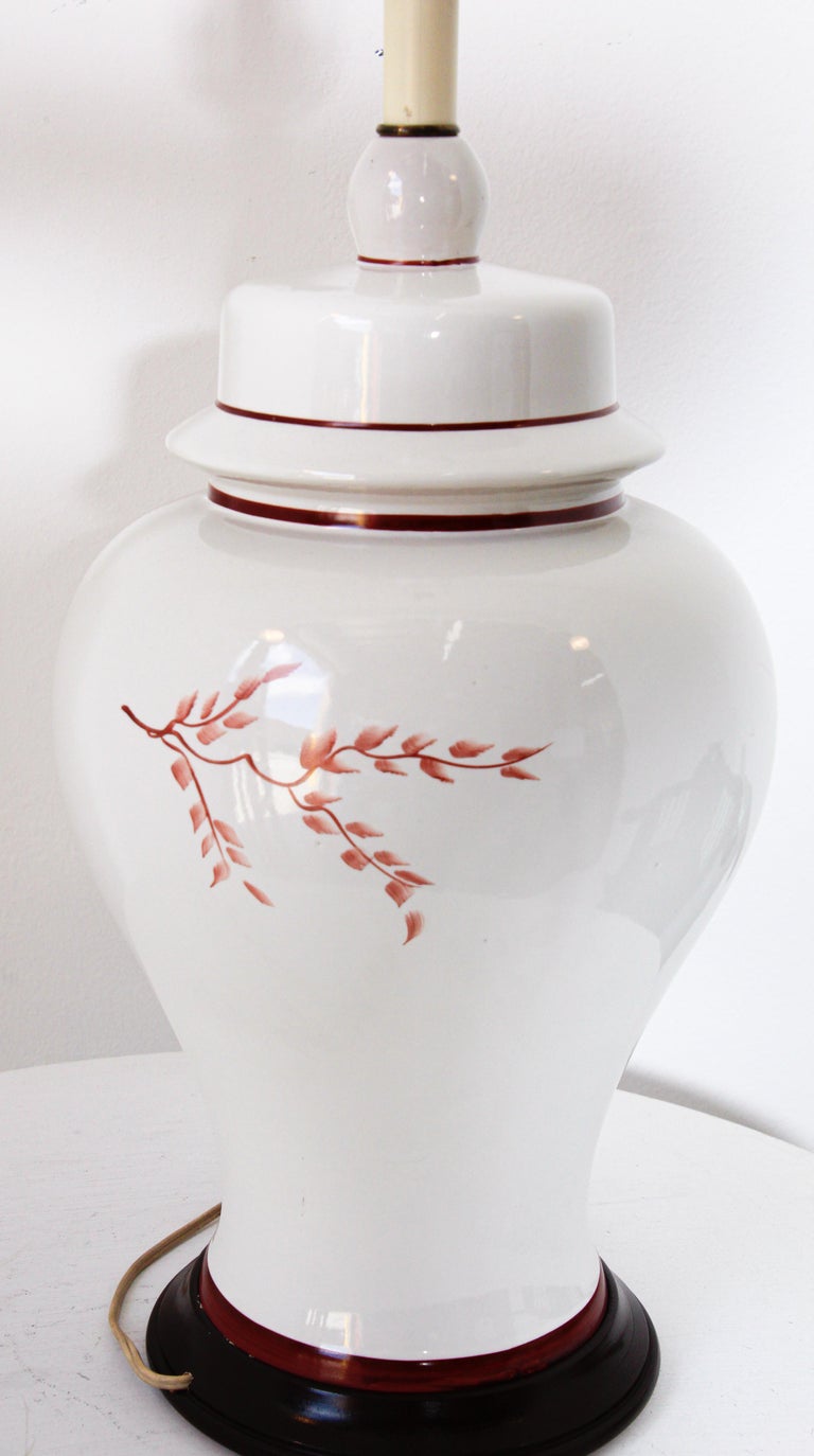 Vintage Chinese White Porcelain Jar Table Lamp For Sale 7