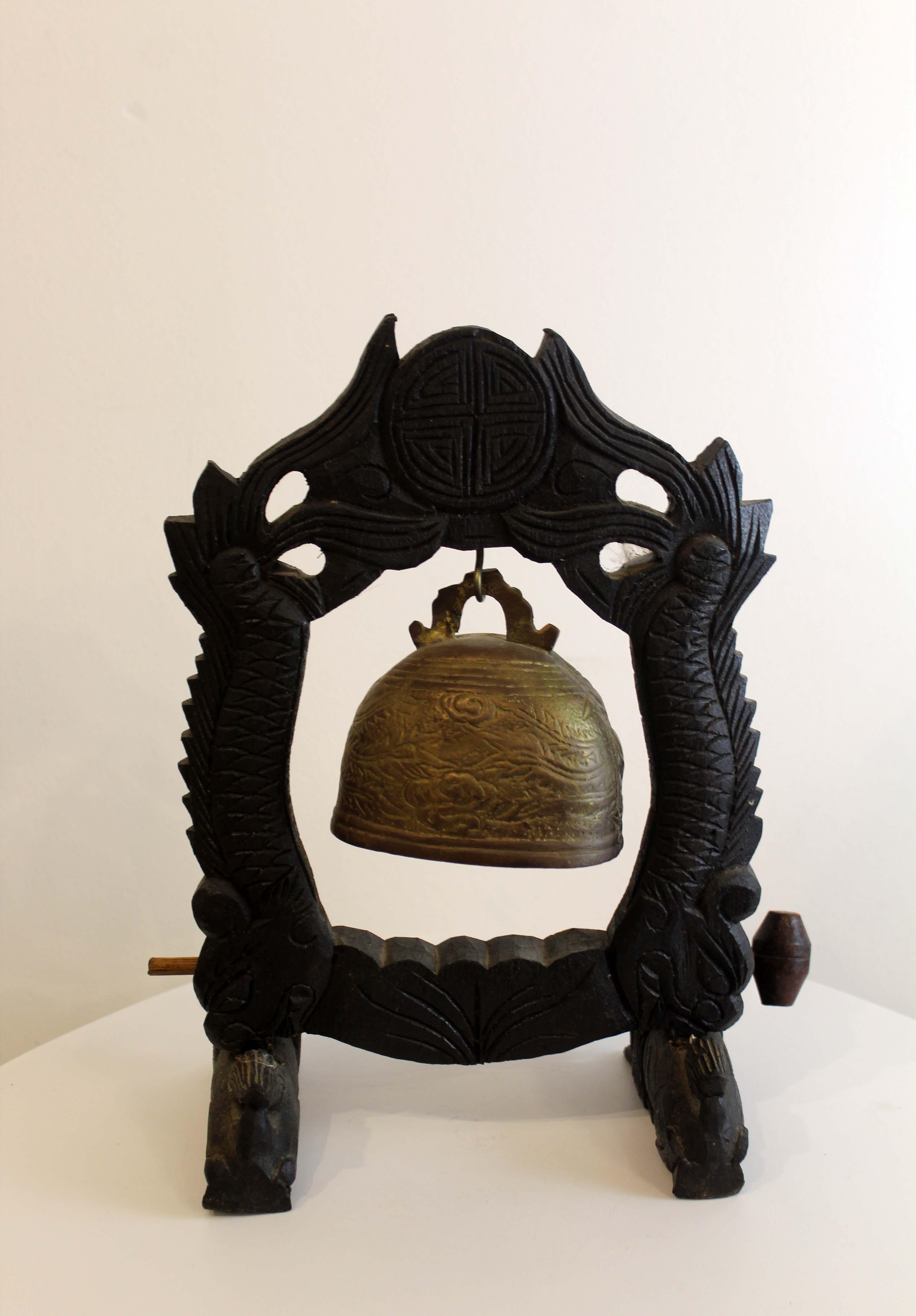 Vintage Chinese Wood and Brass Gong Bell 20th Century In Good Condition In Keego Harbor, MI