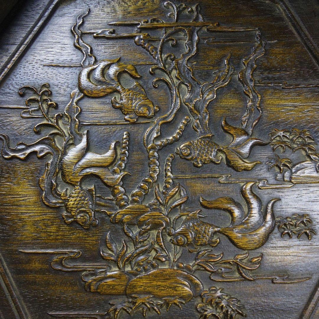 Vintage Chinese Wood Carving Auspicious Goldfische Sechseckige Platte im Zustand „Relativ gut“ im Angebot in 景德镇市, CN