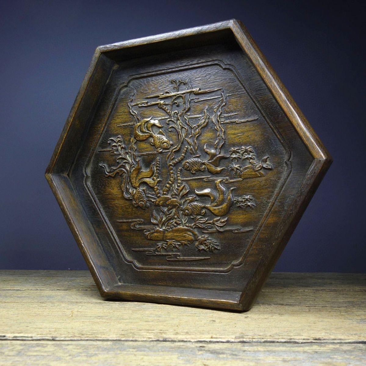 Vintage Chinese Wood Carving Auspicious Goldfische Sechseckige Platte (Holz) im Angebot