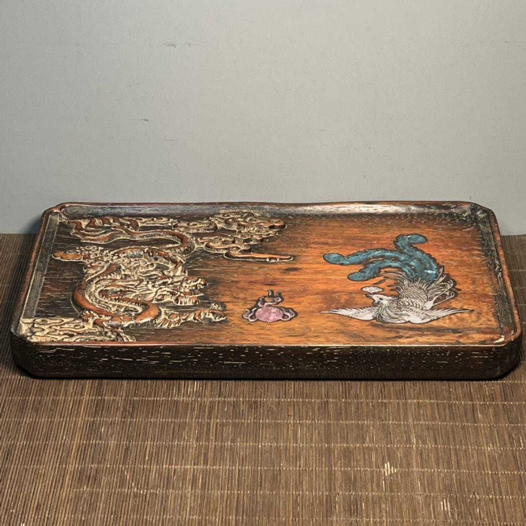 Vintage Chinese Wood Carving Dragon Square Teller mit Shell Inlaying Phoenix (20. Jahrhundert) im Angebot
