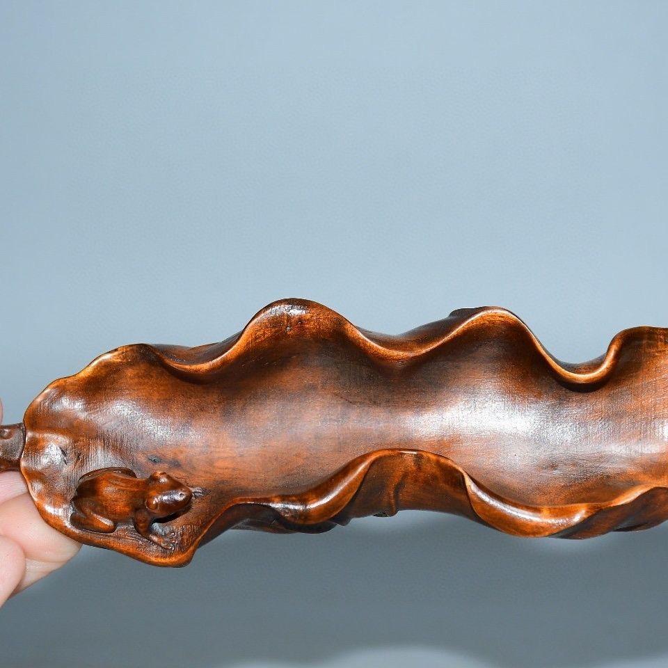 Vintage Chinese Wood Carving Frosch Lotus Blatt Löffel im Zustand „Relativ gut“ im Angebot in 景德镇市, CN