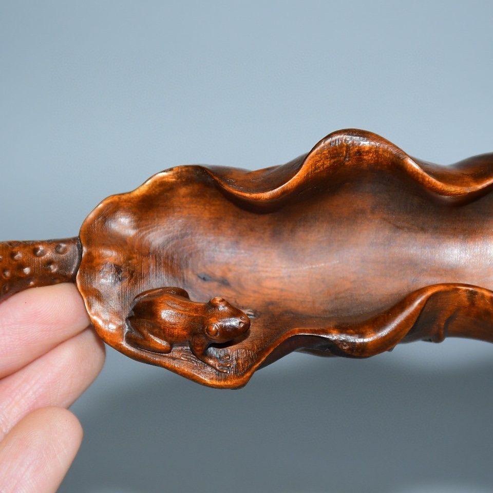 Vintage Chinese Wood Carving Frosch Lotus Blatt Löffel (Holz) im Angebot