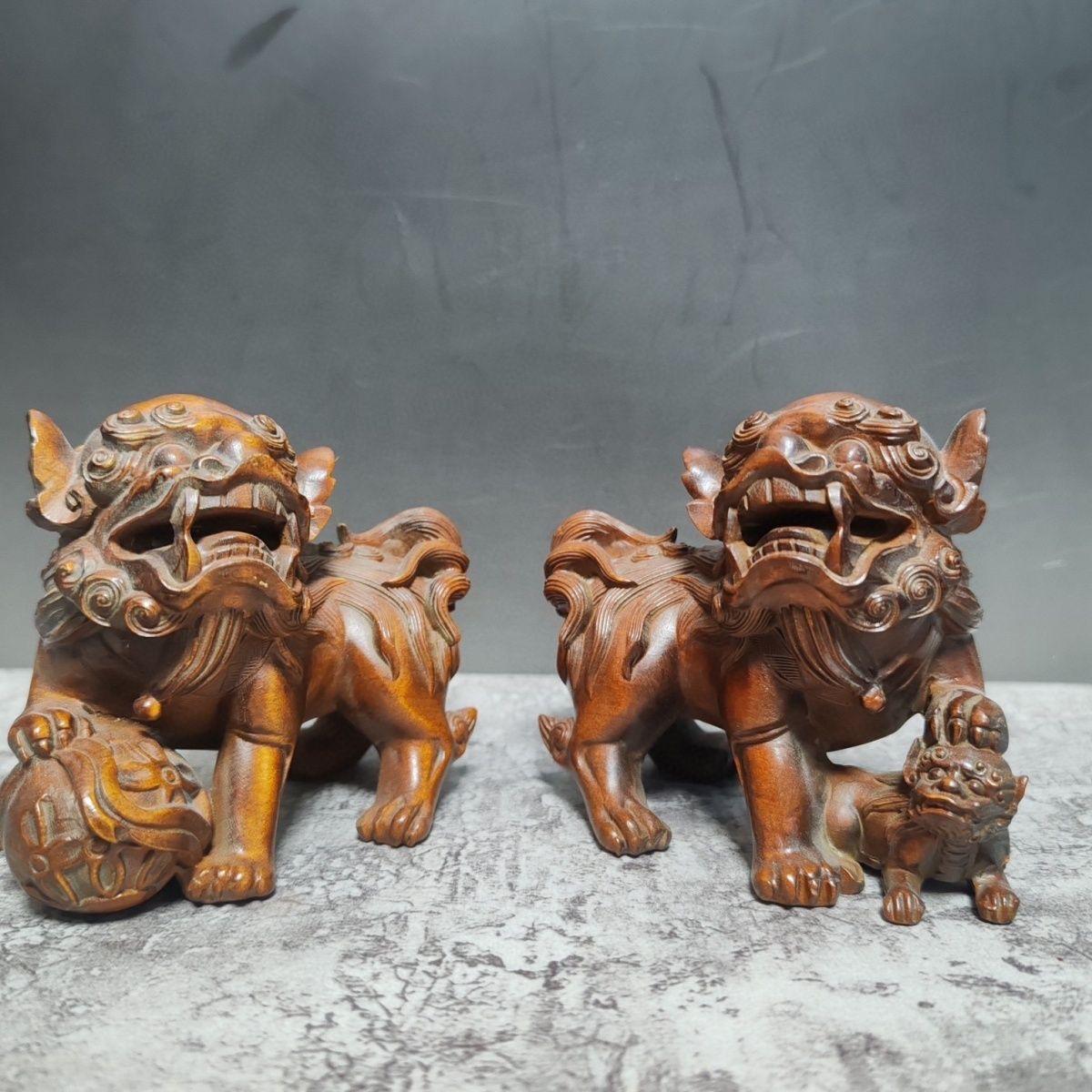 Vintage Chinesisch Holzschnitzerei Löwen Skulpturen Paar im Angebot 3
