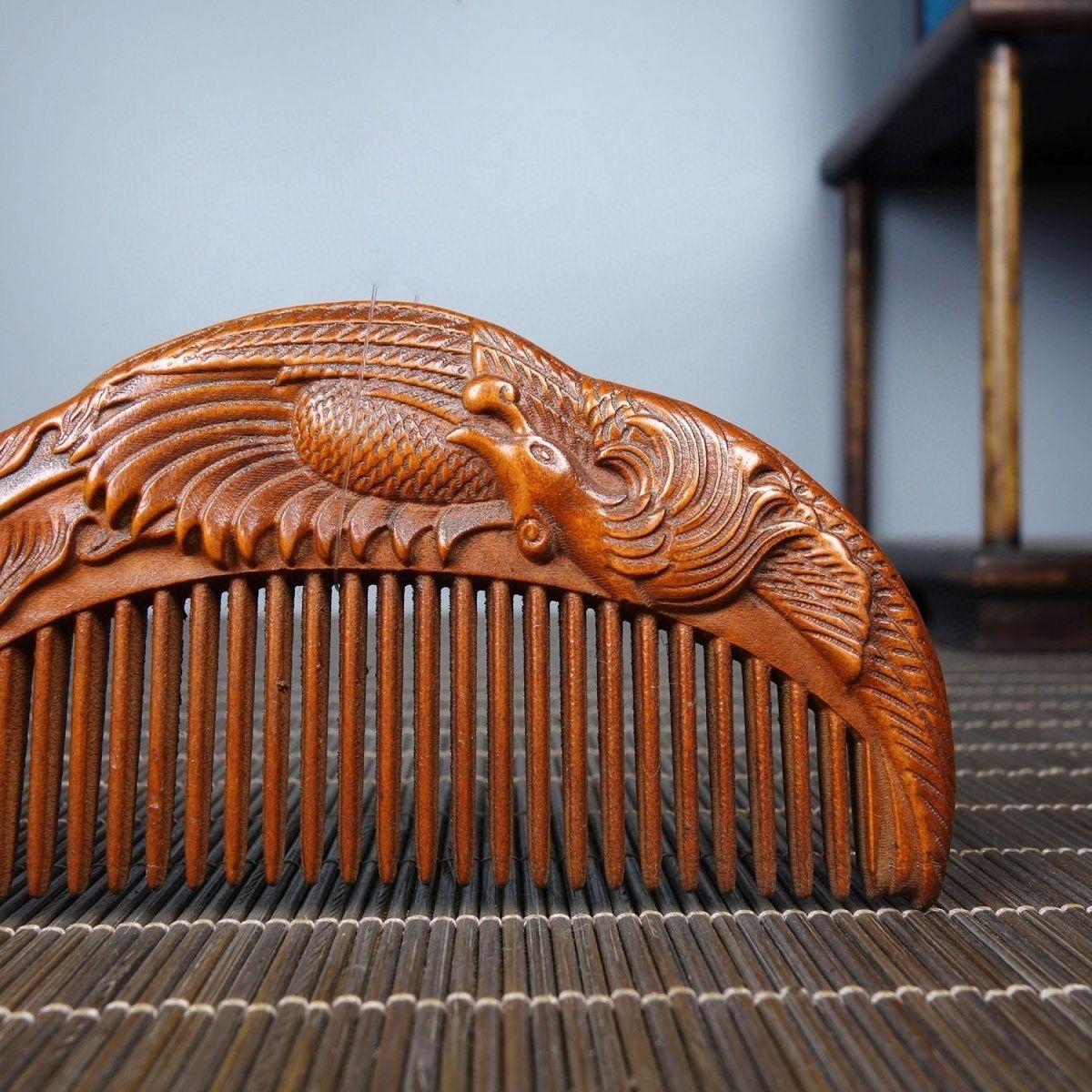 Vintage Chinese Wood Carving Phoenix Kamm im Zustand „Relativ gut“ im Angebot in 景德镇市, CN