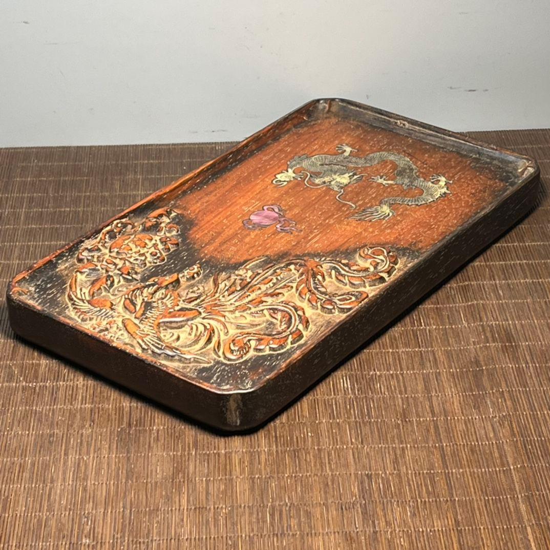 Vintage Chinesisch Holzschnitzerei Phönix Quadratische Platte mit Muschel Inlaying Drache (20. Jahrhundert) im Angebot