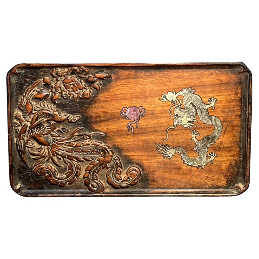Vintage Chinesisch Holzschnitzerei Phönix Quadratische Platte mit Muschel Inlaying Drache im Angebot