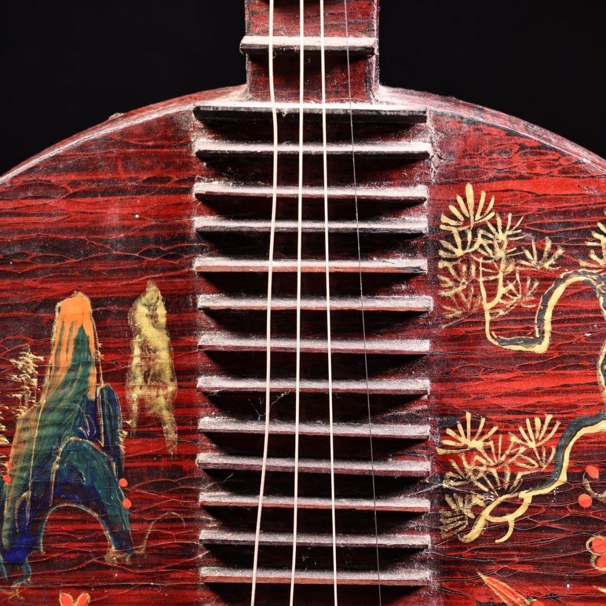 Vintage Chinese Wood Lacquer Longevity Patterns Musikinstrument Yue Qin im Angebot 1
