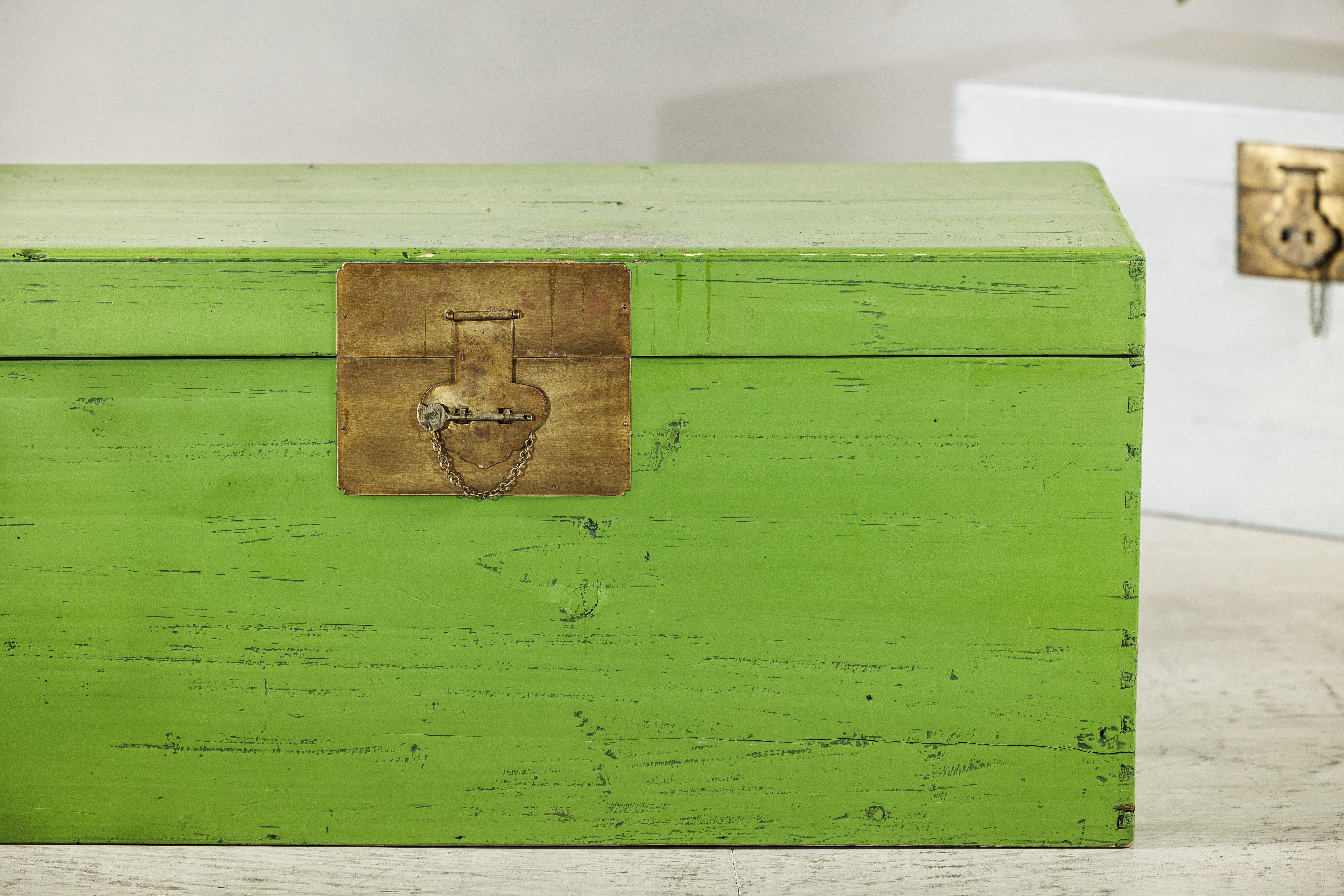Vintage Chinese Wooden Trunk with Bright Green Finish and Brass Hardware In Good Condition For Sale In Yonkers, NY