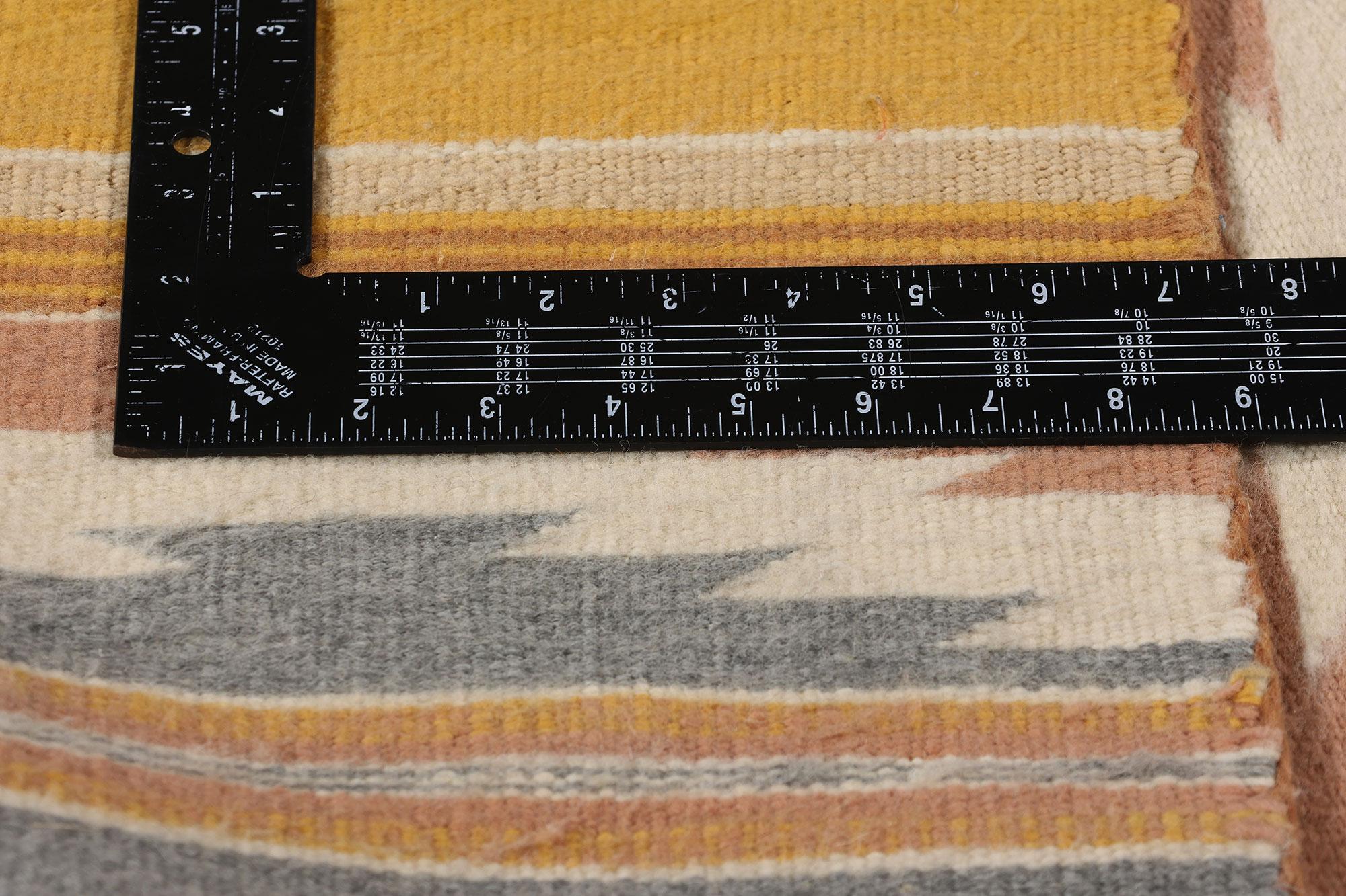 Vintage Chinle Navajo-Style Rug, 02'11 x 04'11 In Good Condition For Sale In Dallas, TX