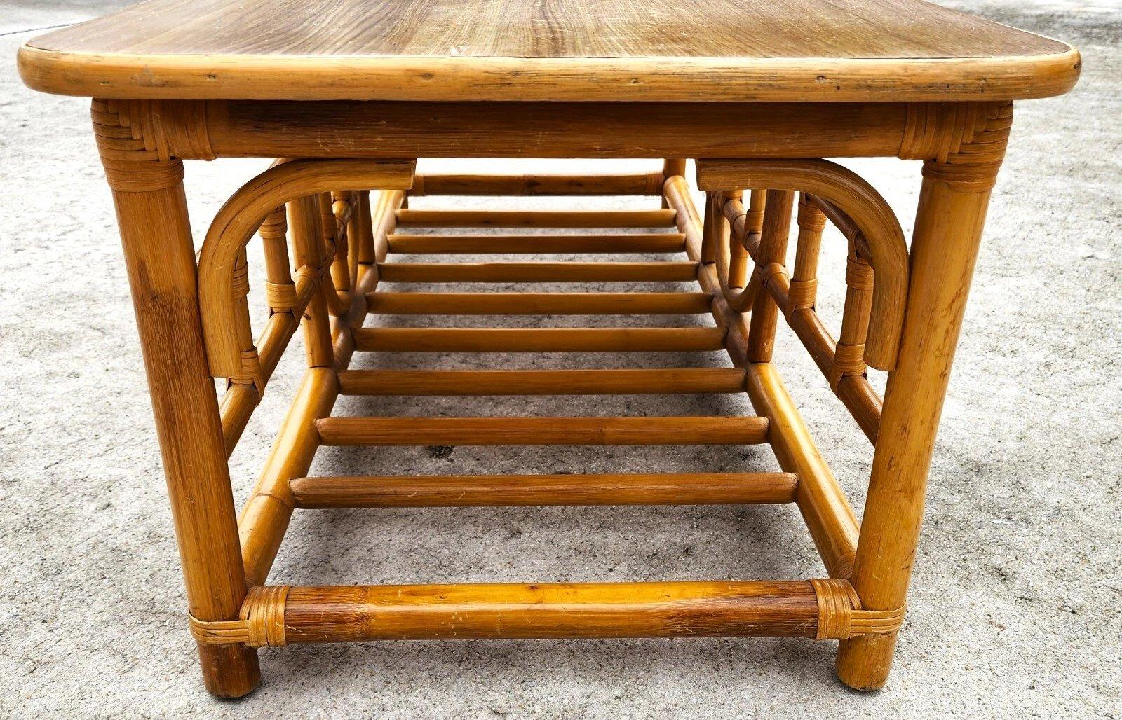 Vintage Chinoiserie Asian Bamboo Rattan Coffee Table In condizioni buone in vendita a Lake Worth, FL
