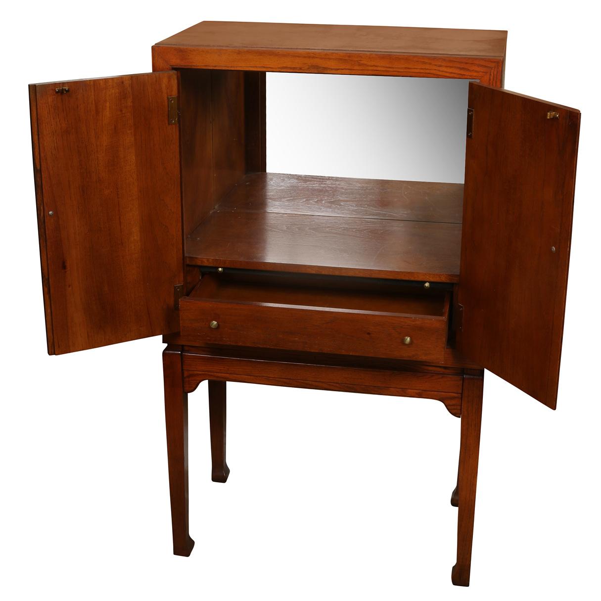 20th Century Vintage Chinoiserie Bar or Small Media Cabinet For Sale