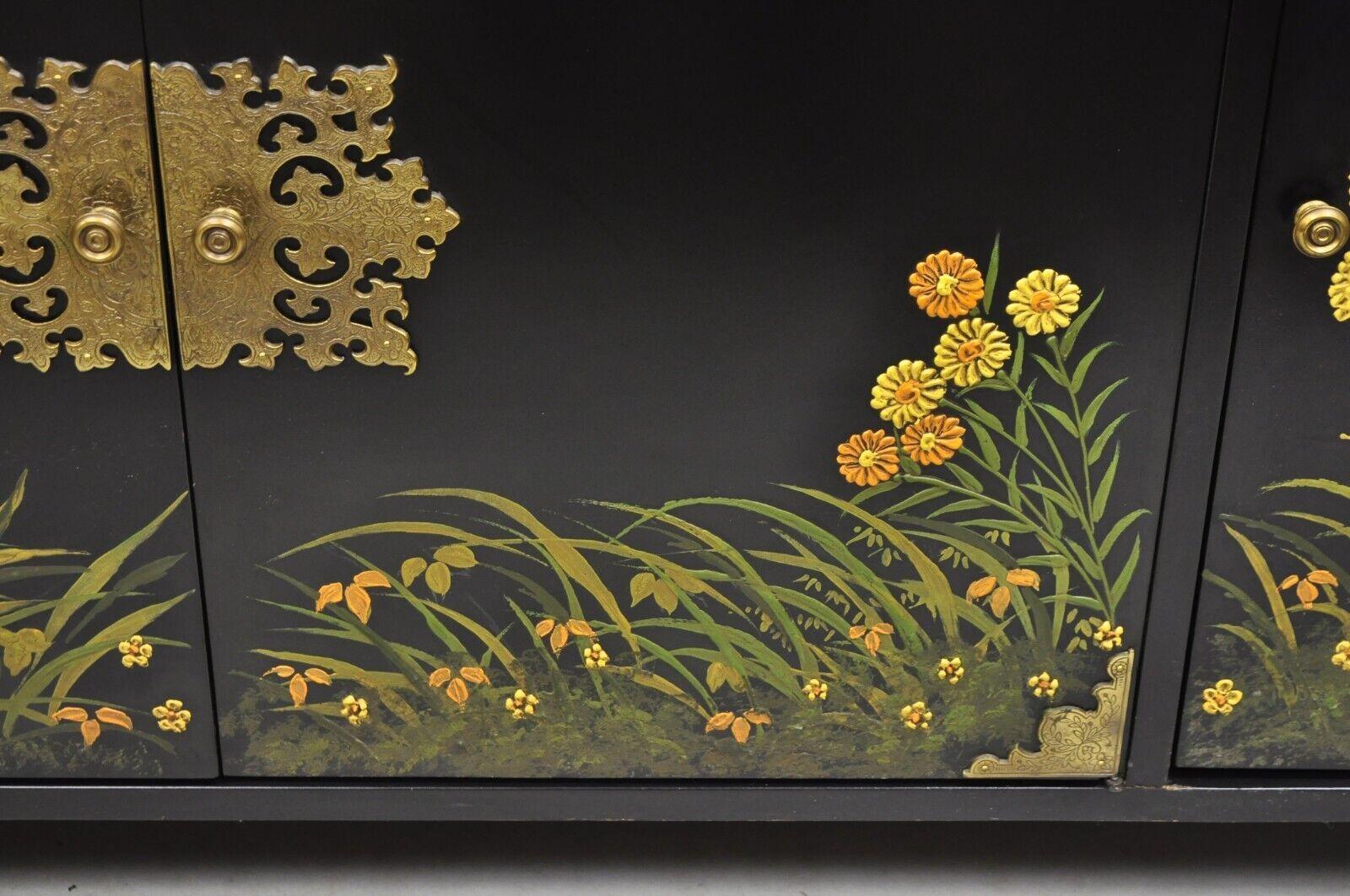 Vintage Chinoiserie Black Lacquer Hand Painted Floral Credenza Cabinet Sideboard For Sale 4