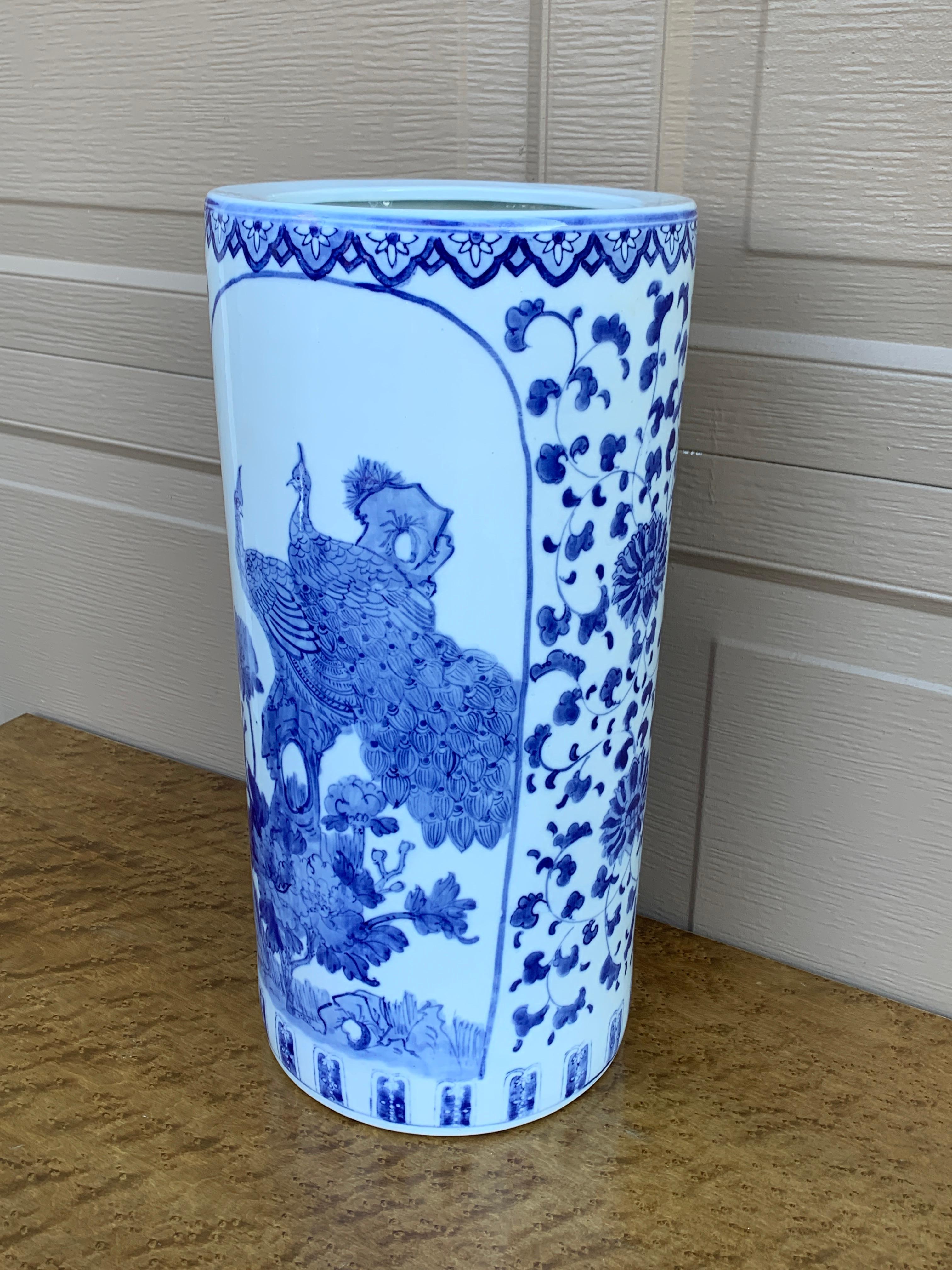 Cineserie Portaombrelli in porcellana blu e bianca d'epoca Chinoiserie in vendita