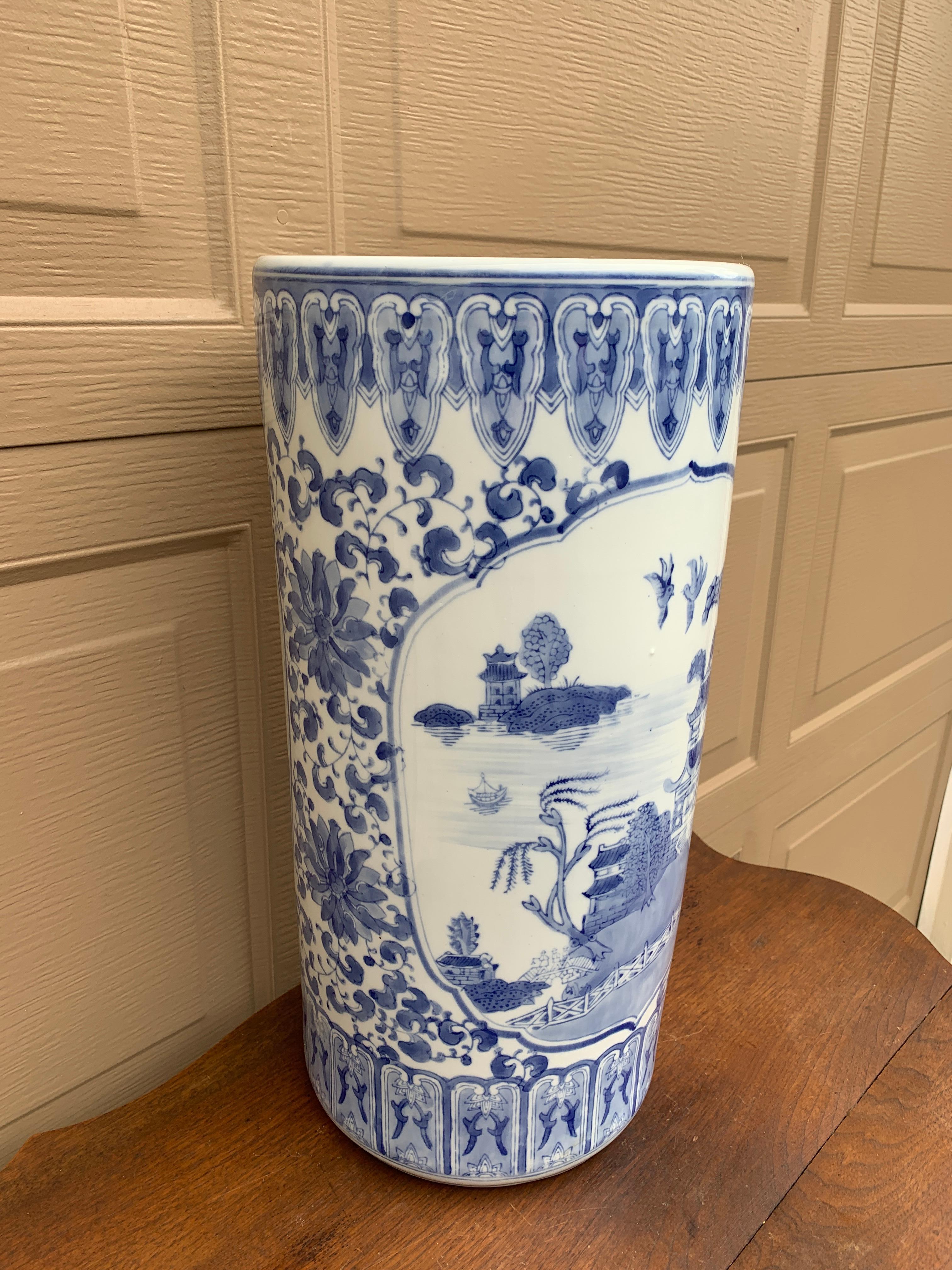 20th Century Vintage Chinoiserie Blue and White Porcelain Umbrella Stand For Sale