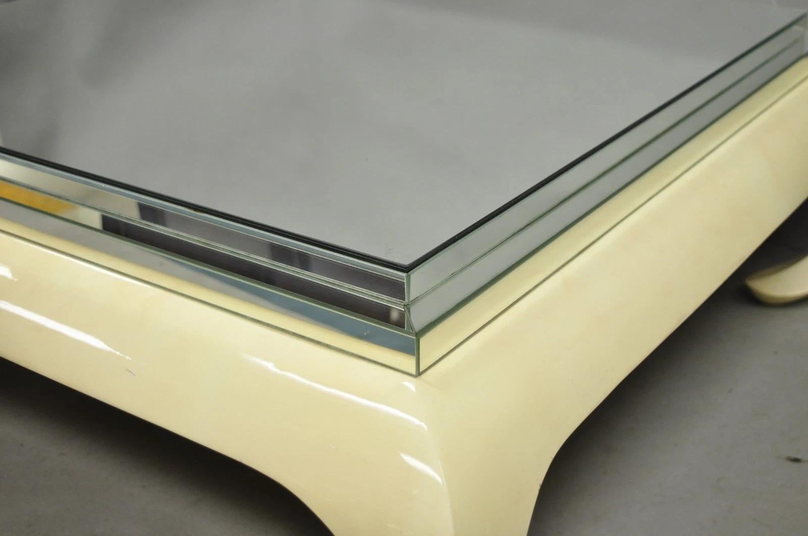 Vintage Chinoiserie Bone Lacquered Oriental Ming Style Mirrored Coffee Table For Sale 6