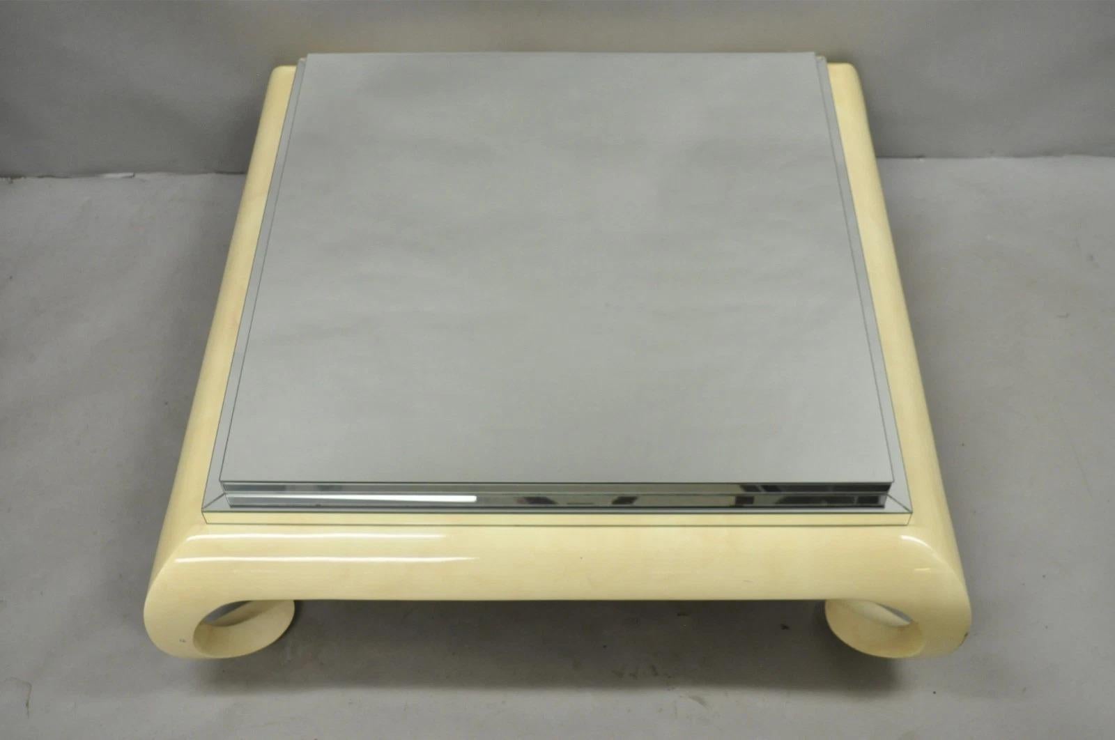 Unknown Vintage Chinoiserie Bone Lacquered Oriental Ming Style Mirrored Coffee Table For Sale