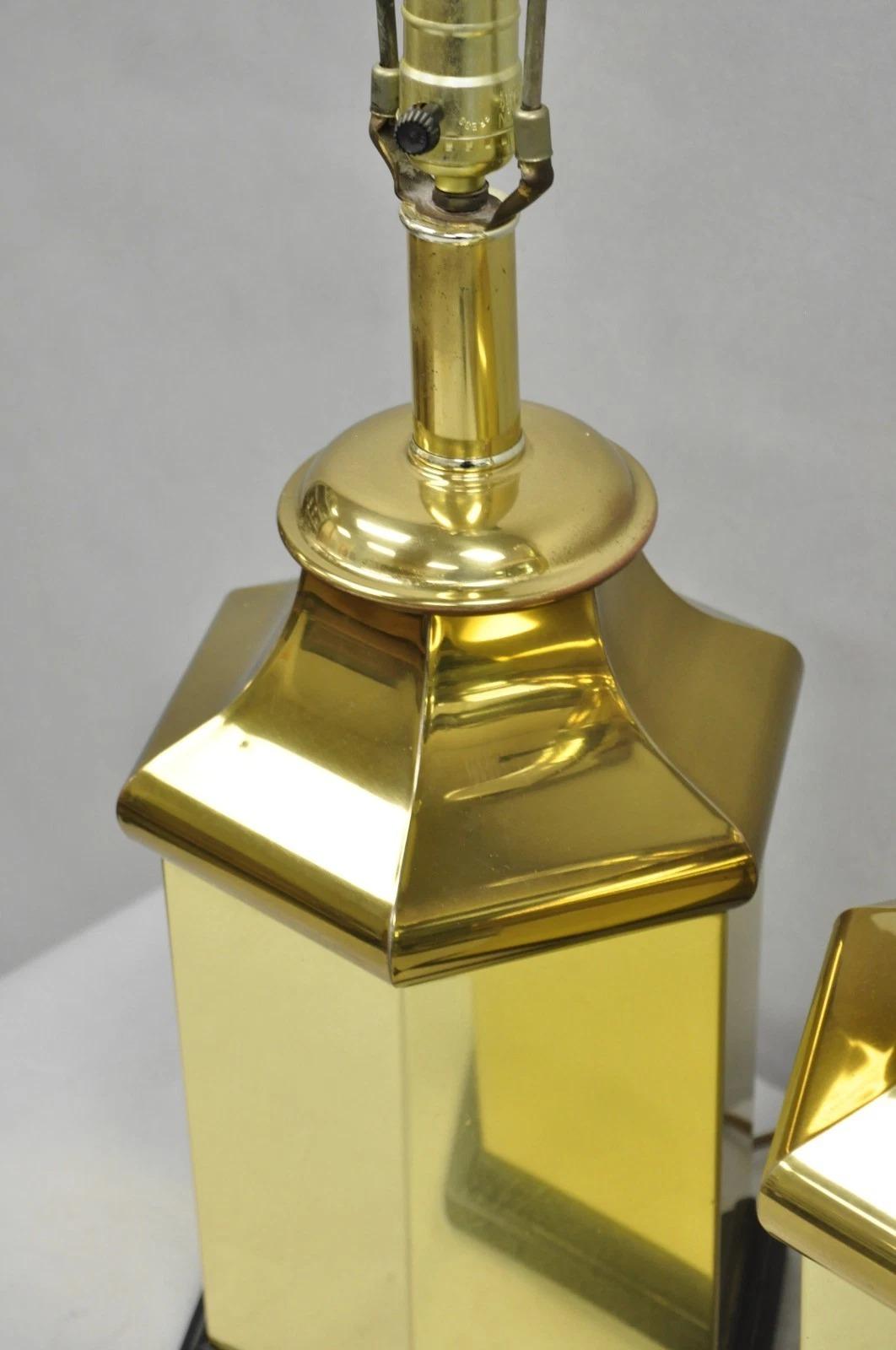 Paire de lampes de table hexagonales en laiton Chinoiserie - Oriental Ginger Jar Bon état - En vente à Philadelphia, PA